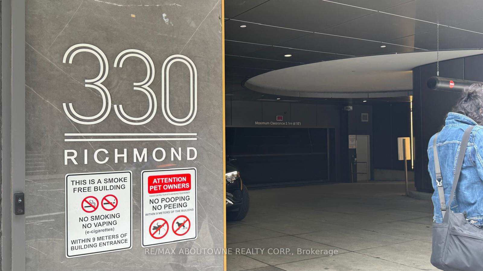330 Richmond Street W