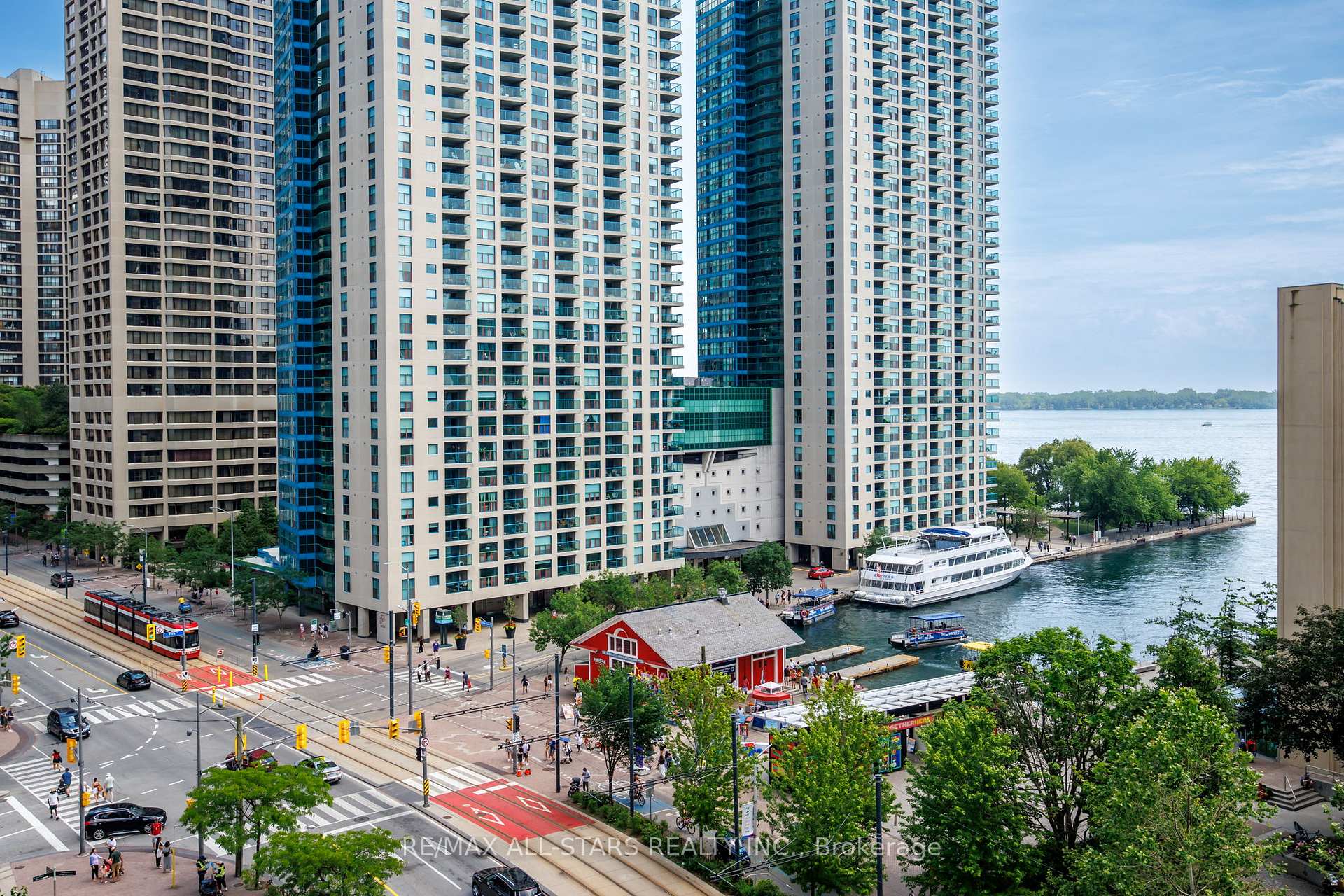 208 Queens Quay W