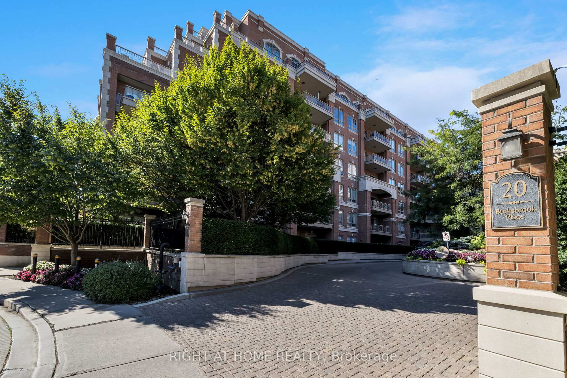 20 Burkebrook Place