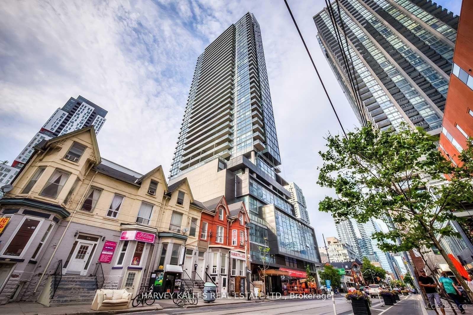 290 Adelaide Street W