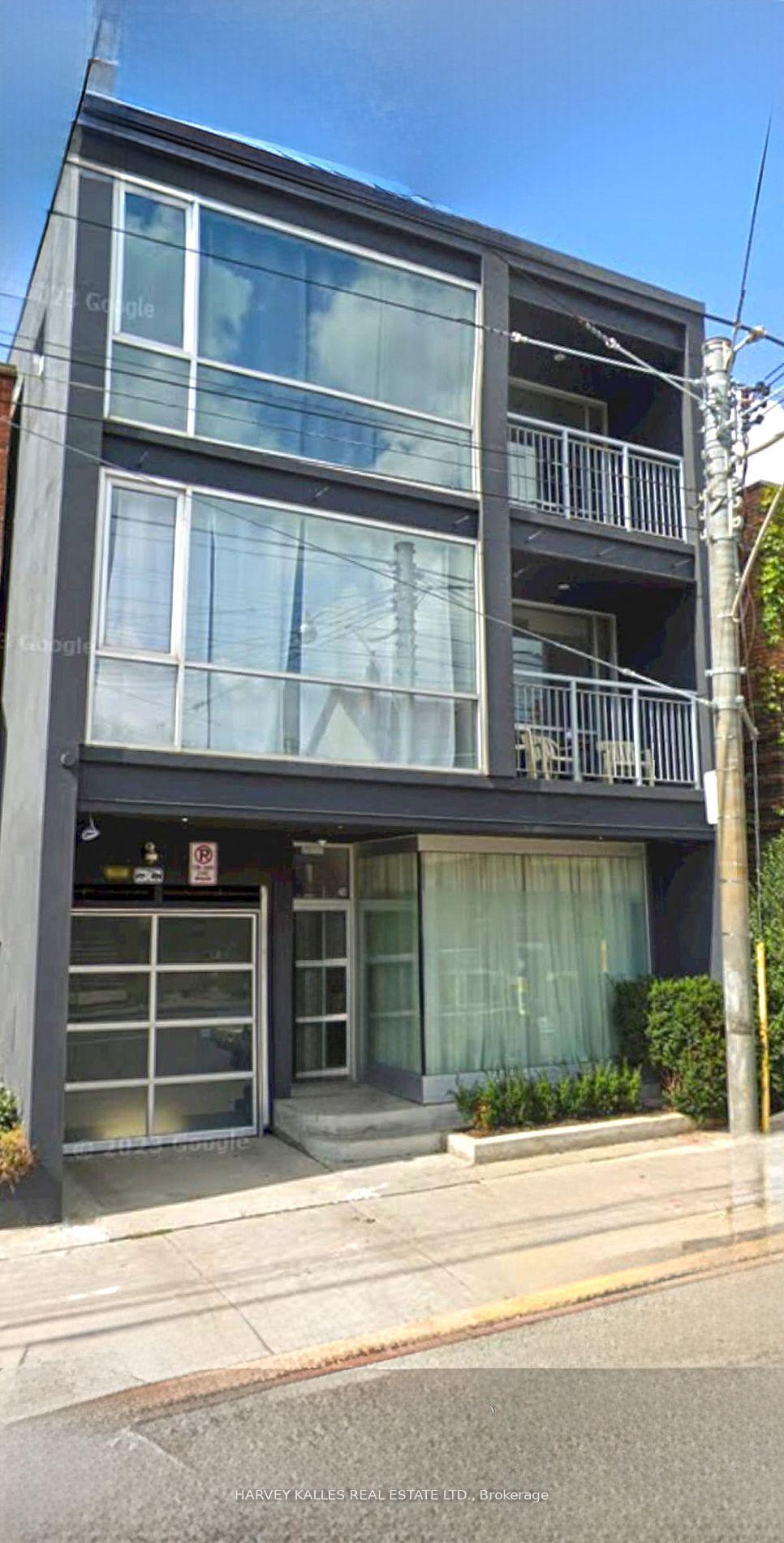 214 Bathurst Street