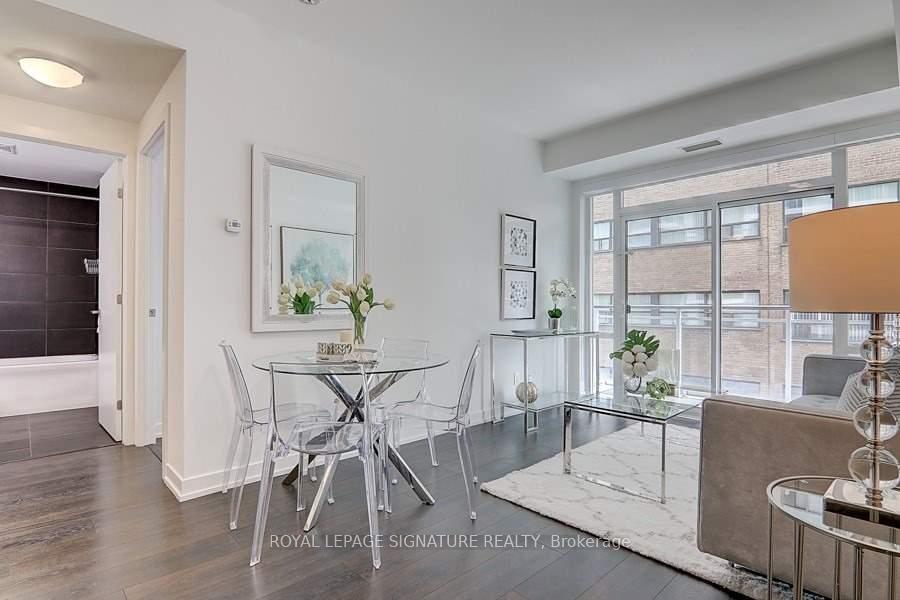 223 St Clair Avenue W
