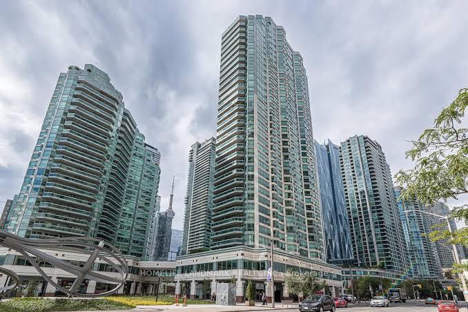 10 Yonge Street