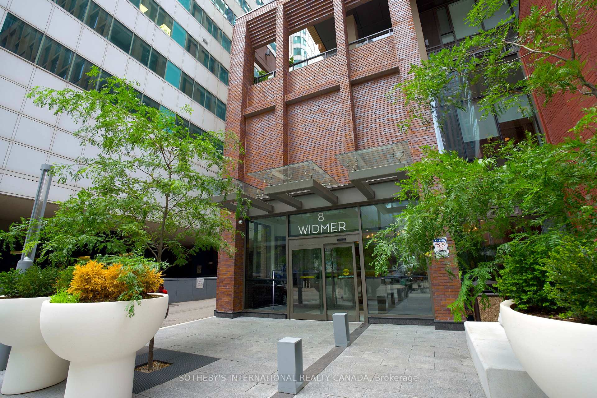 8 Widmer Street