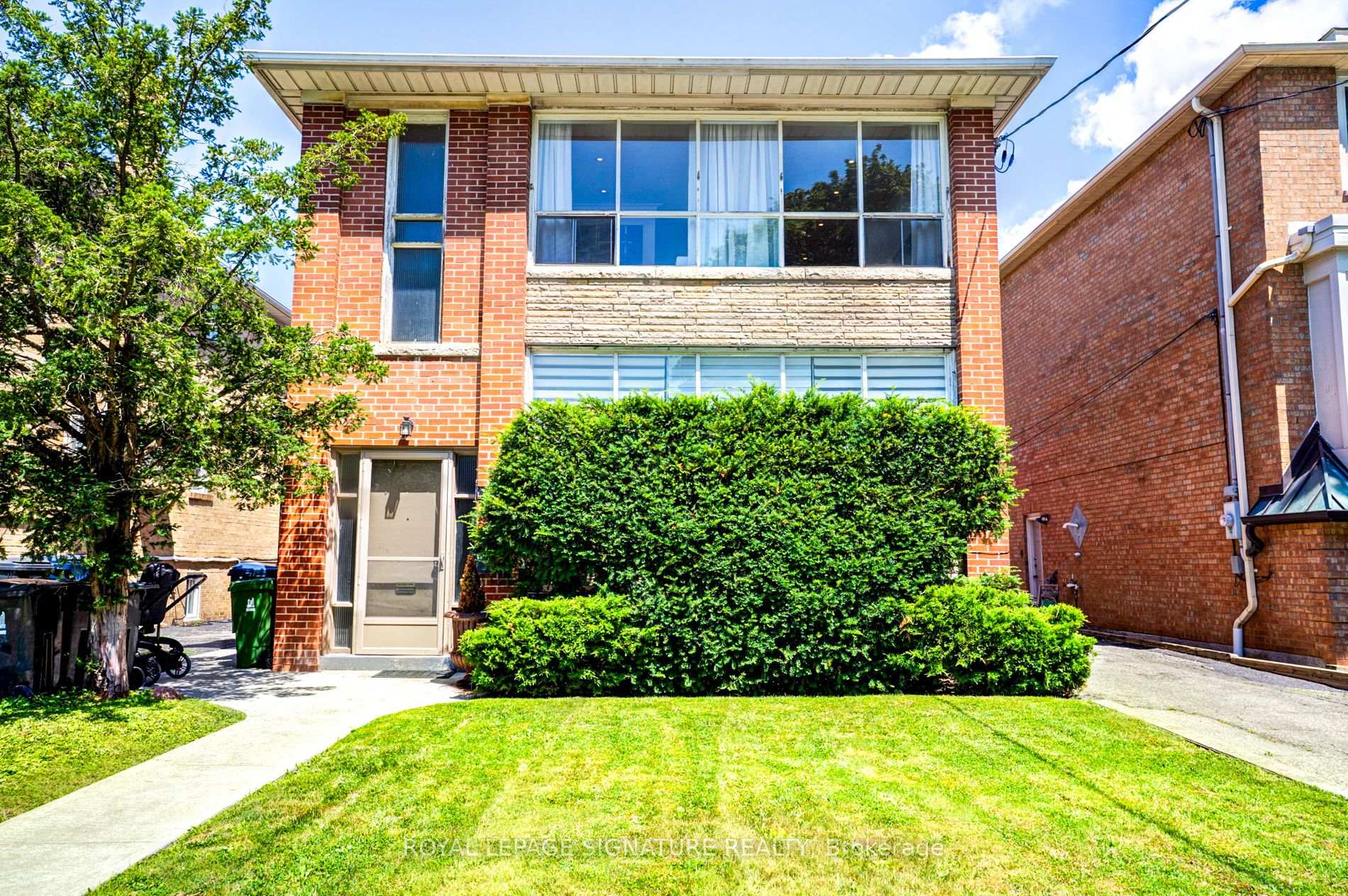 138 Woburn Avenue