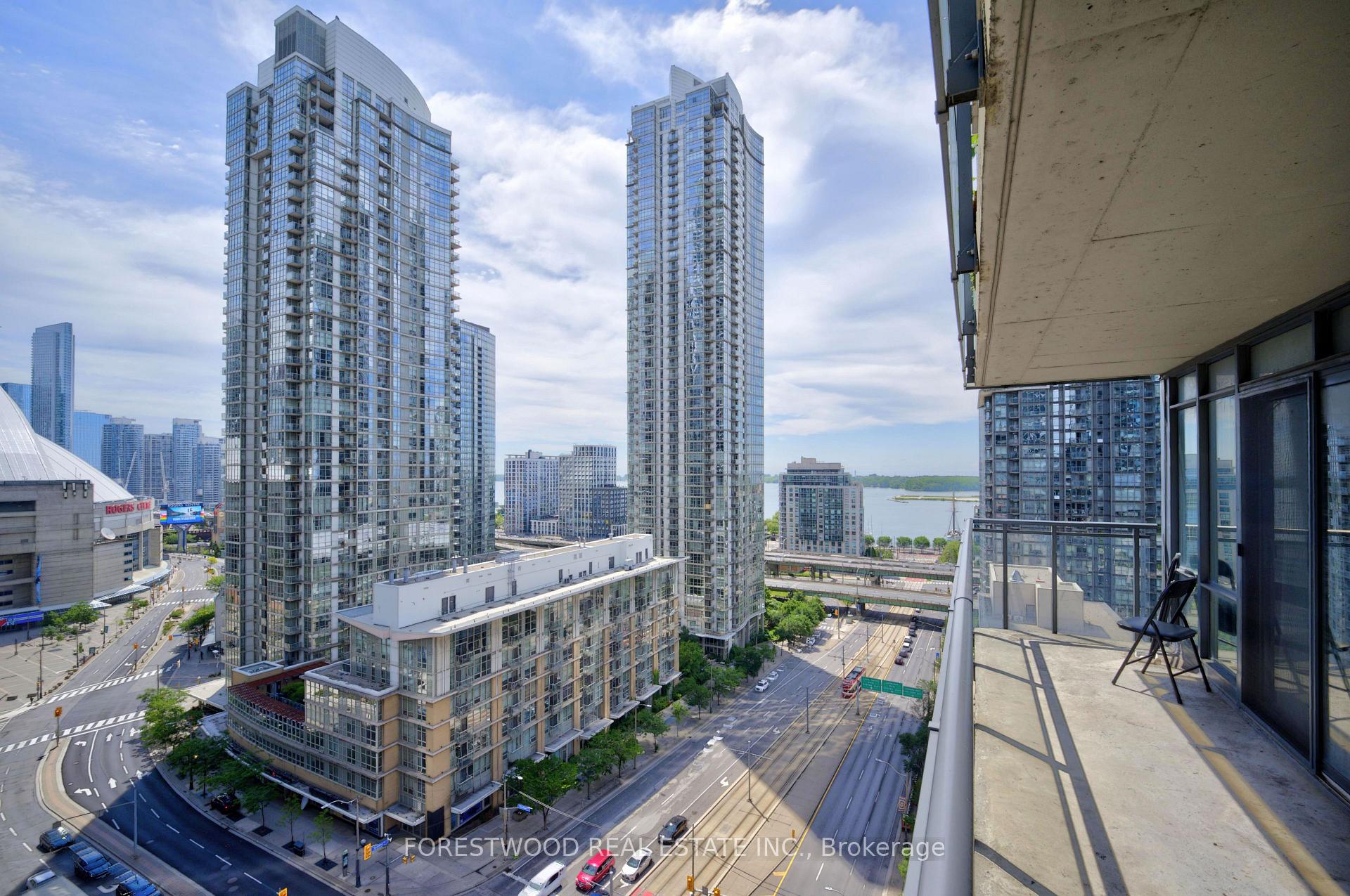 4K Spadina Avenue