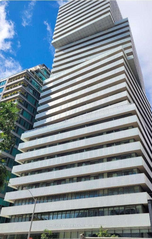 200 bloor Street W