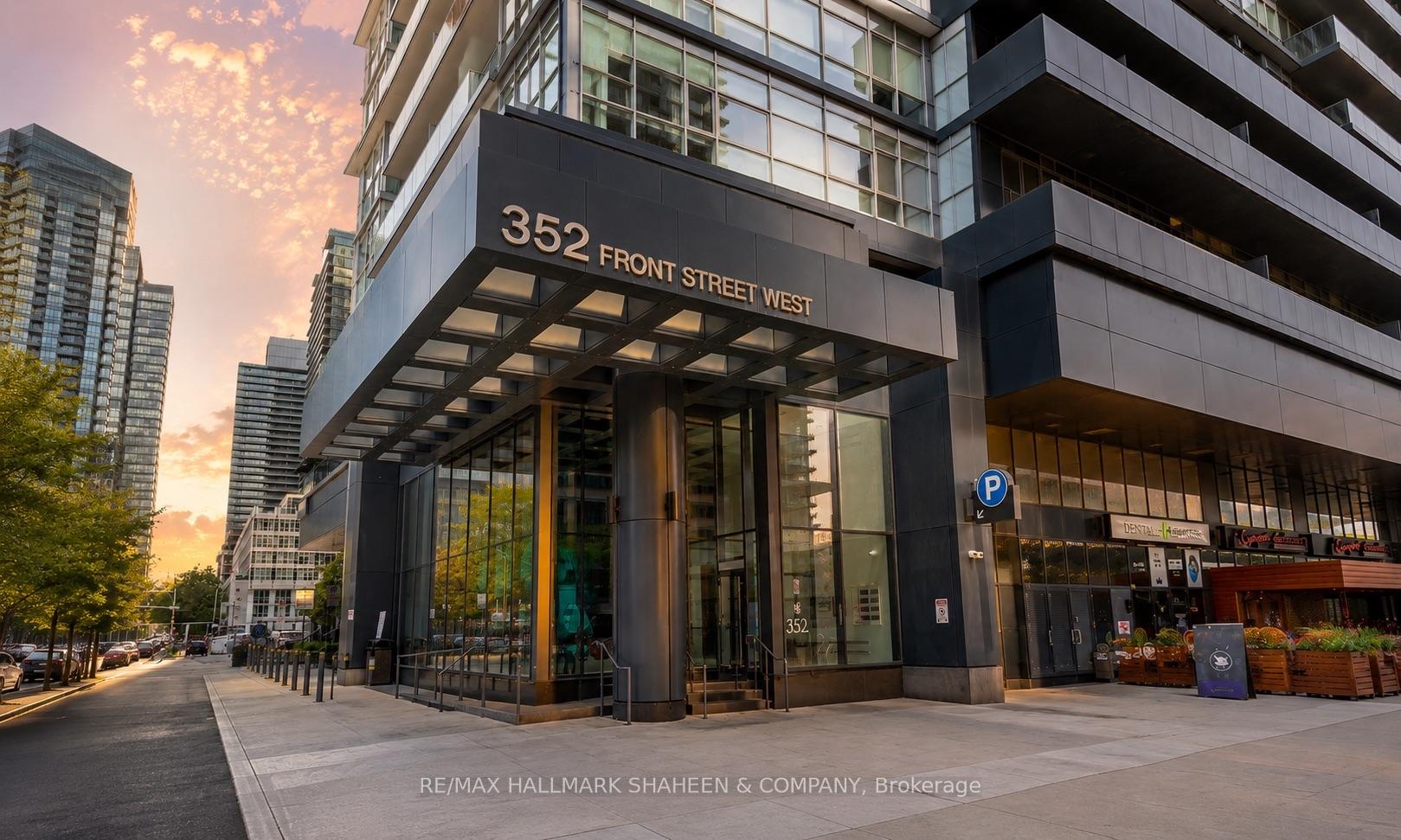 352 Front Street W