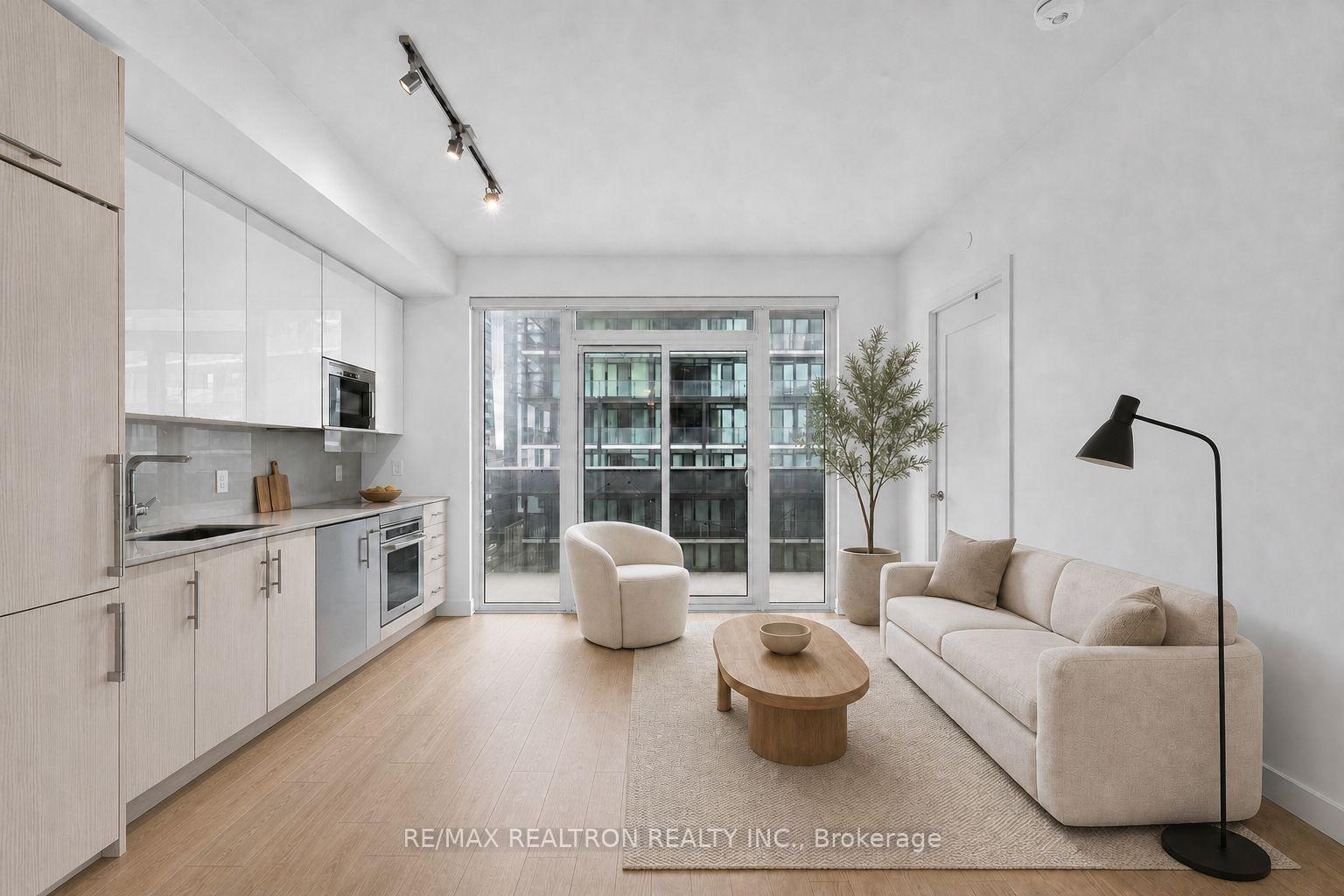 330 Richmond Street W