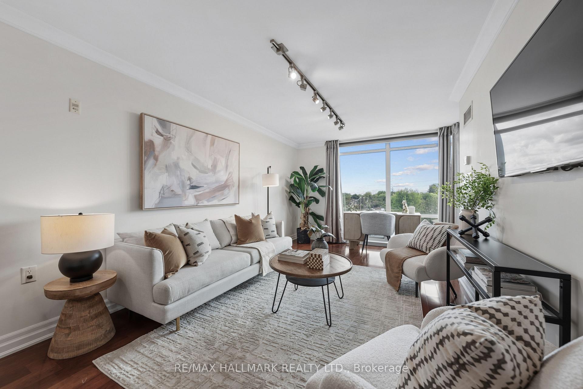 3840 Bathurst Street