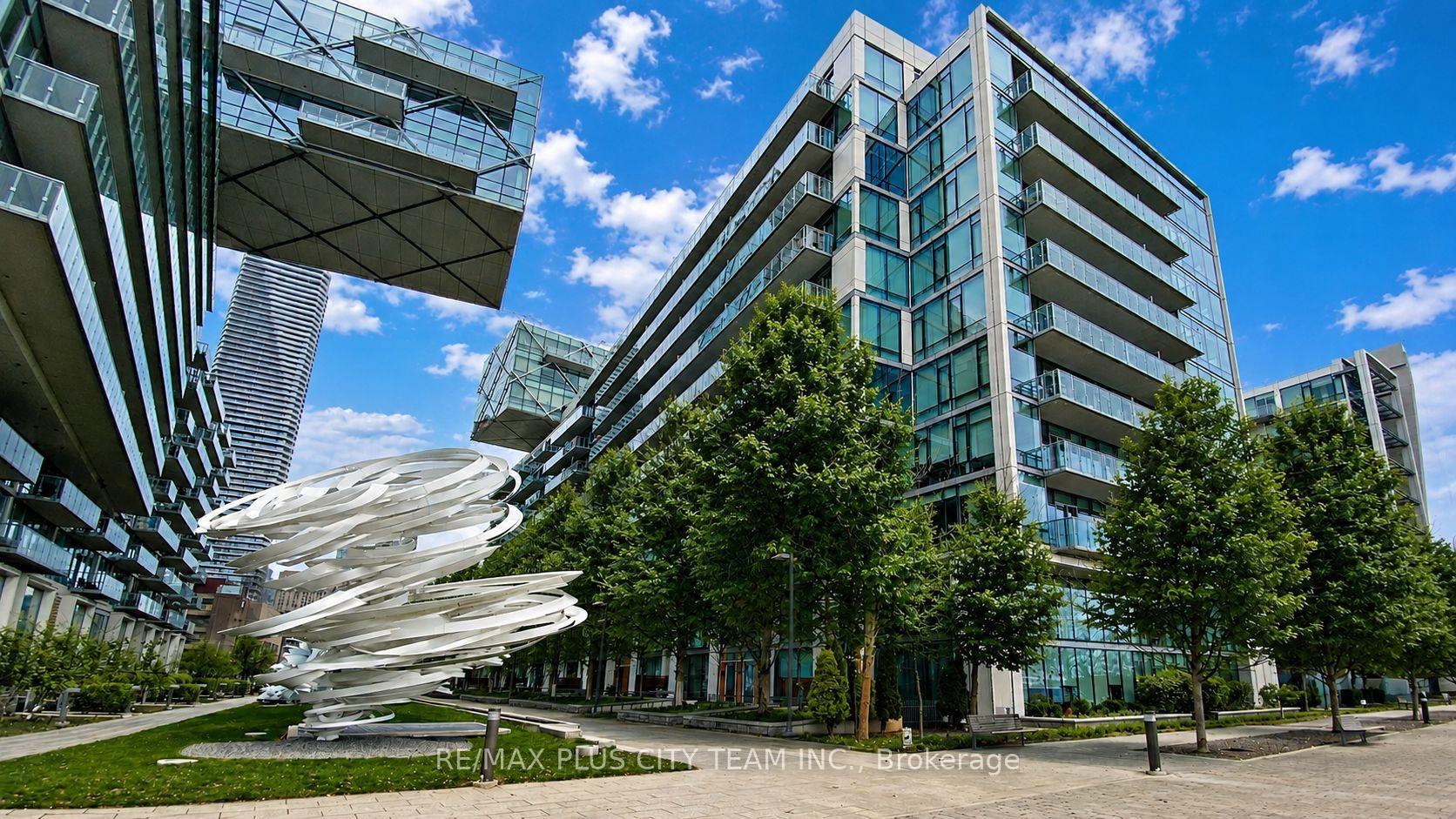 39 Queens Quay E