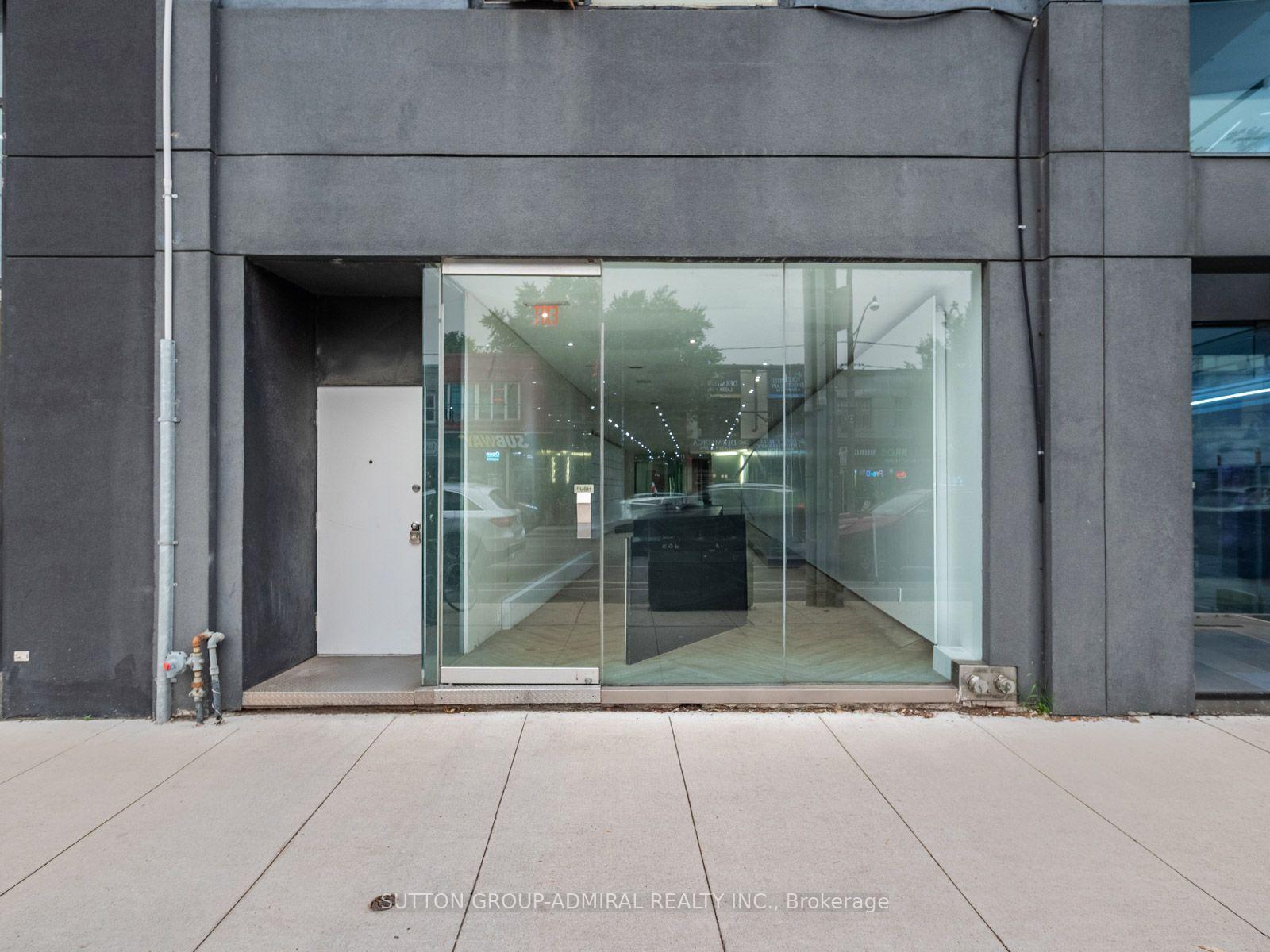 392 Eglinton Avenue W
