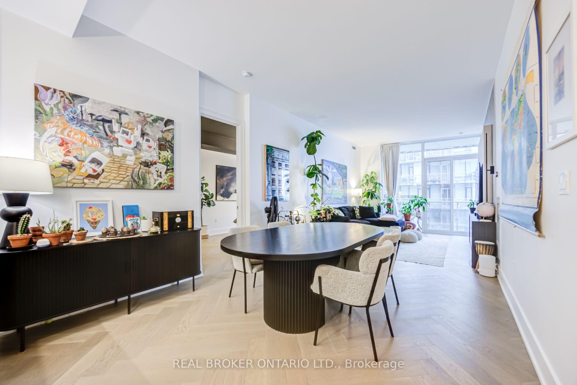 29 Queens Quay E