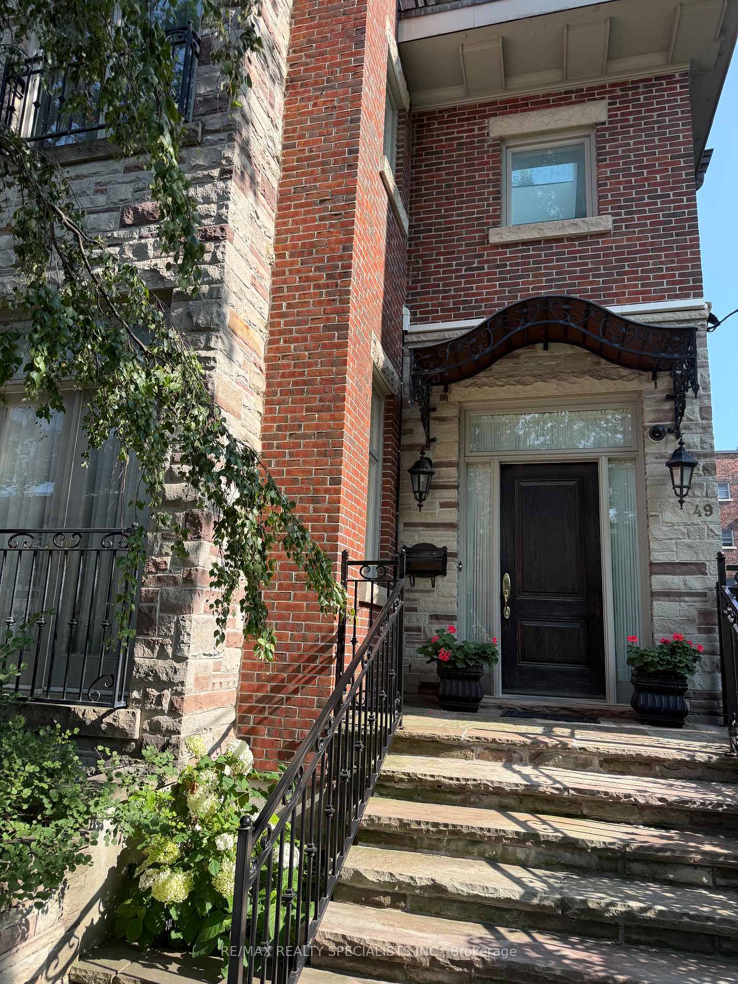 49 MONTCLAIR Avenue