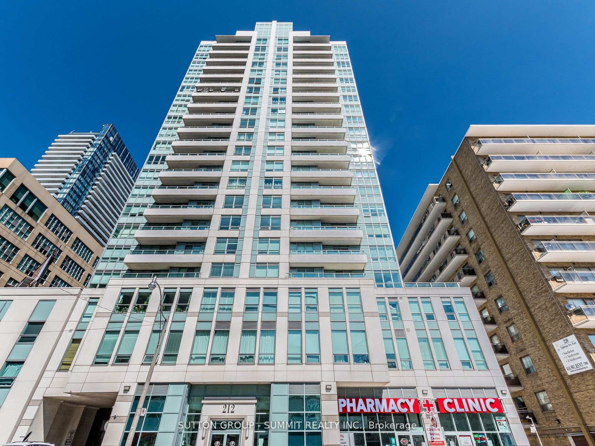 212 Eglinton Avenue E