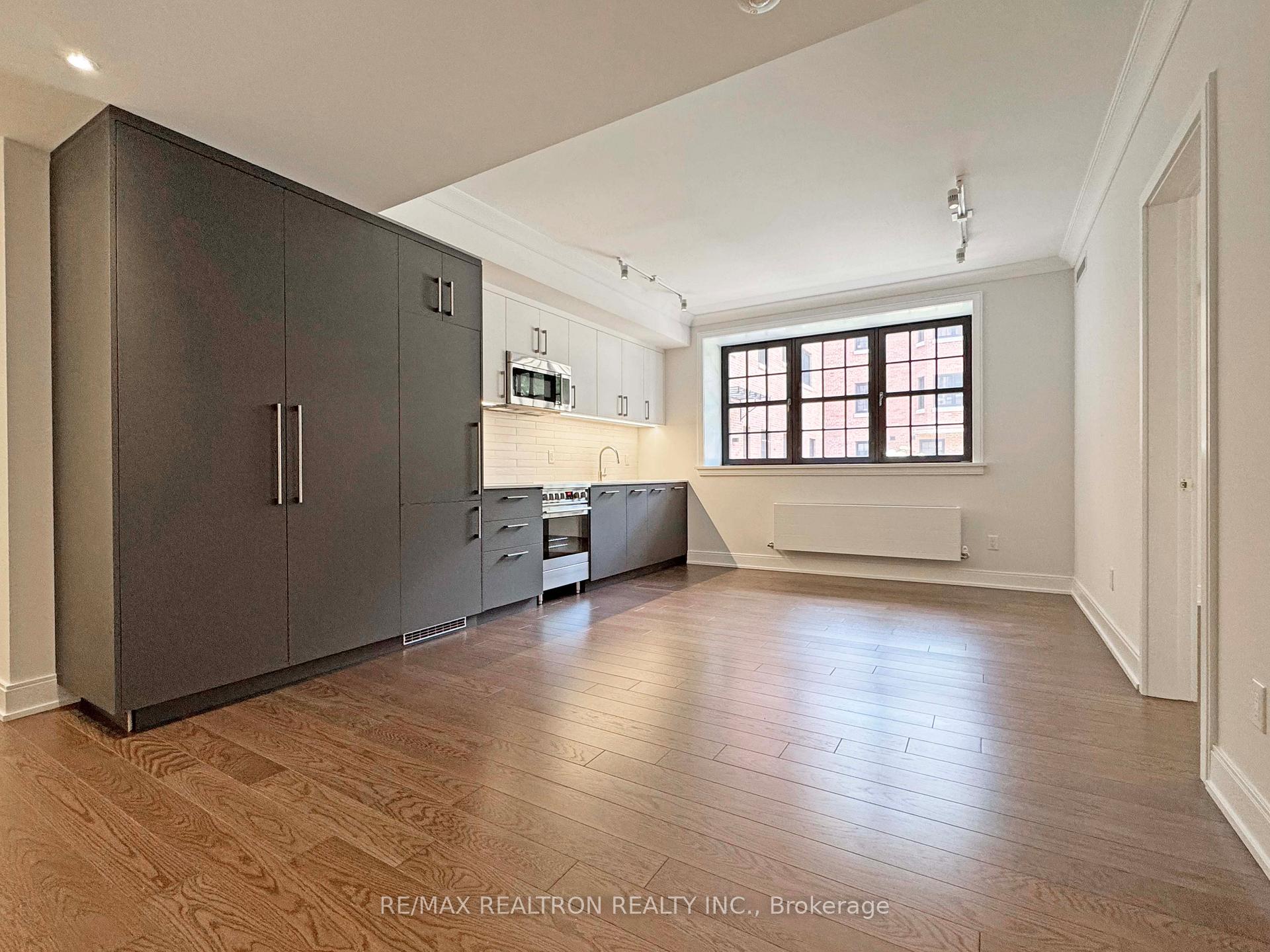 2 Clarendon Avenue