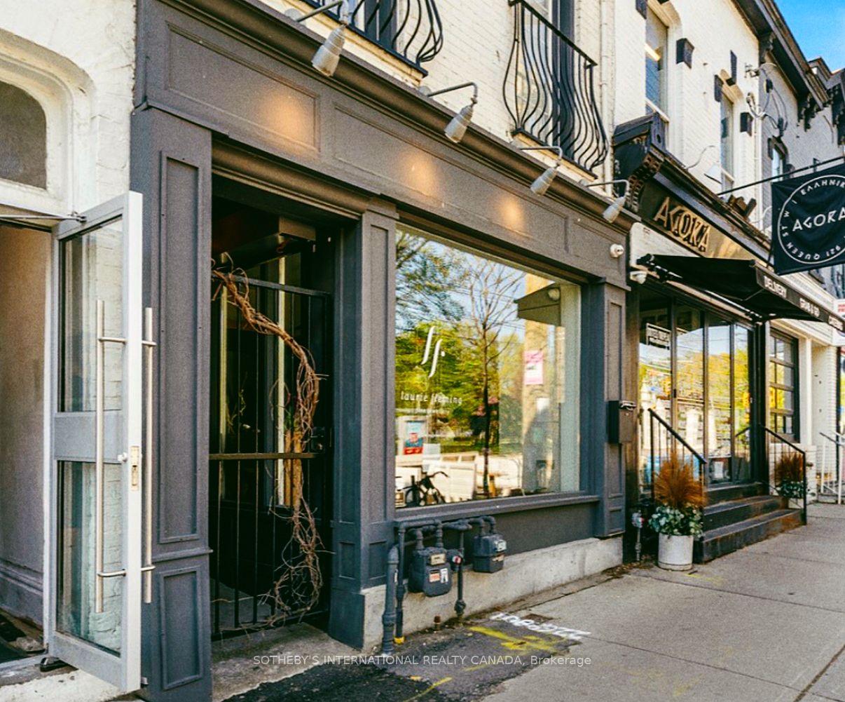 919 Queen Street W