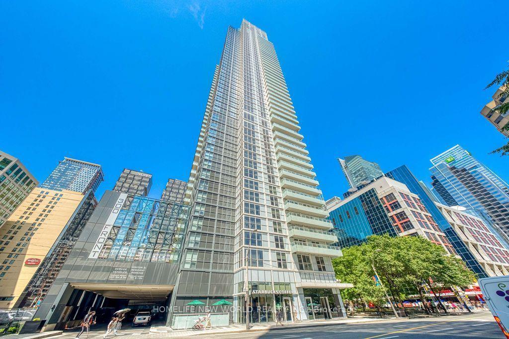 300 Front Street W