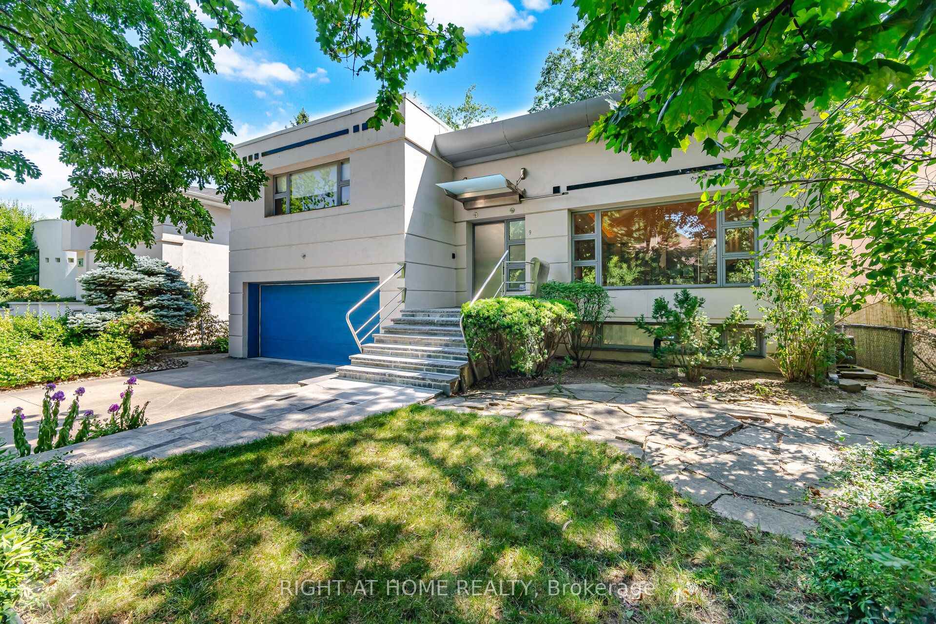9 Saguenay Avenue