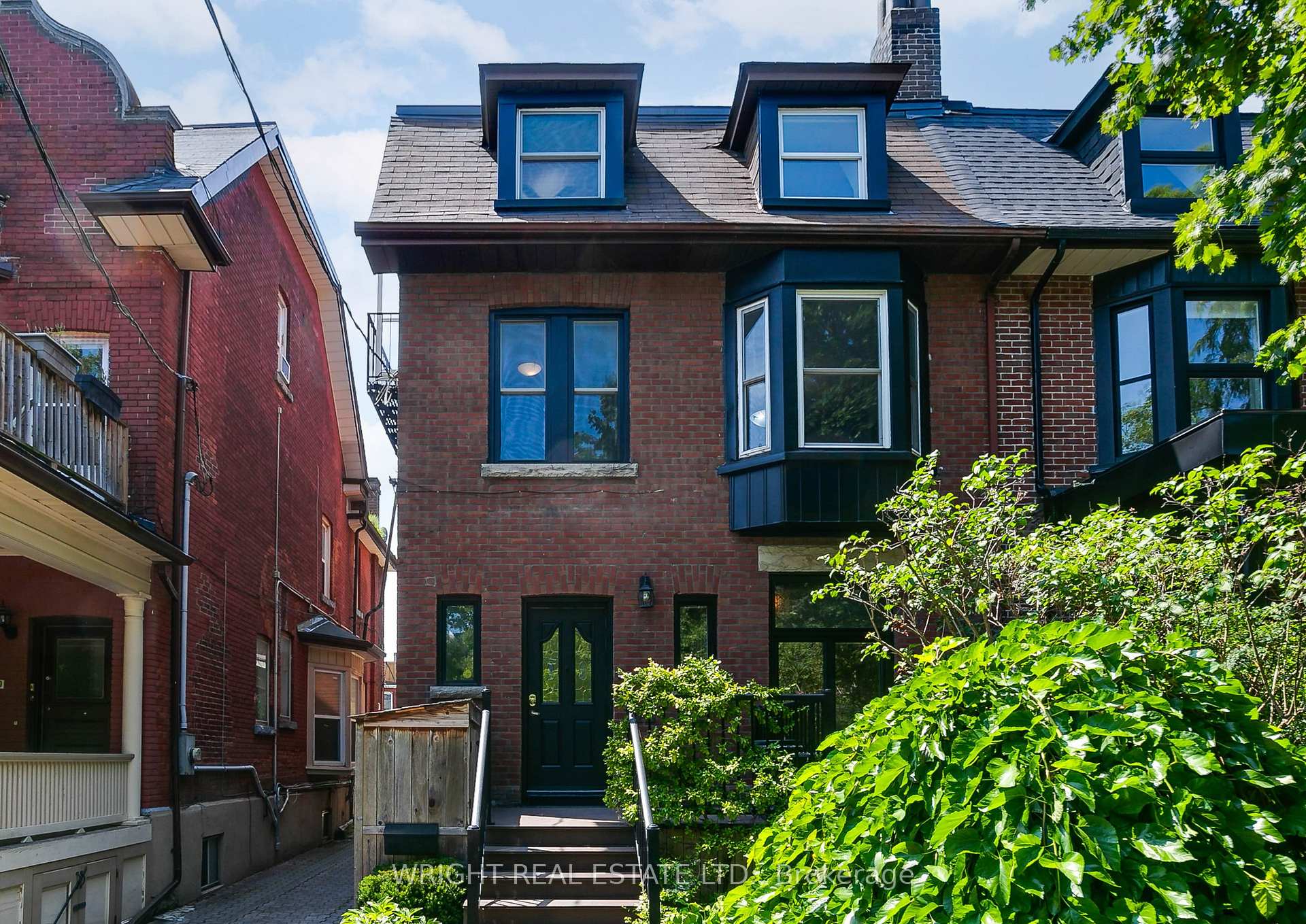112 Albany Avenue