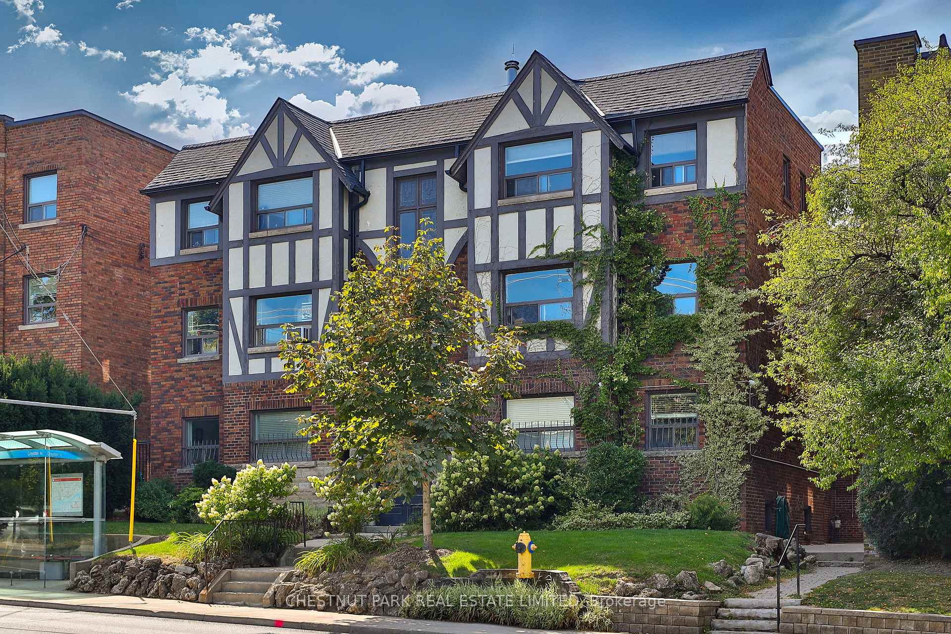 1648 Bathurst Street