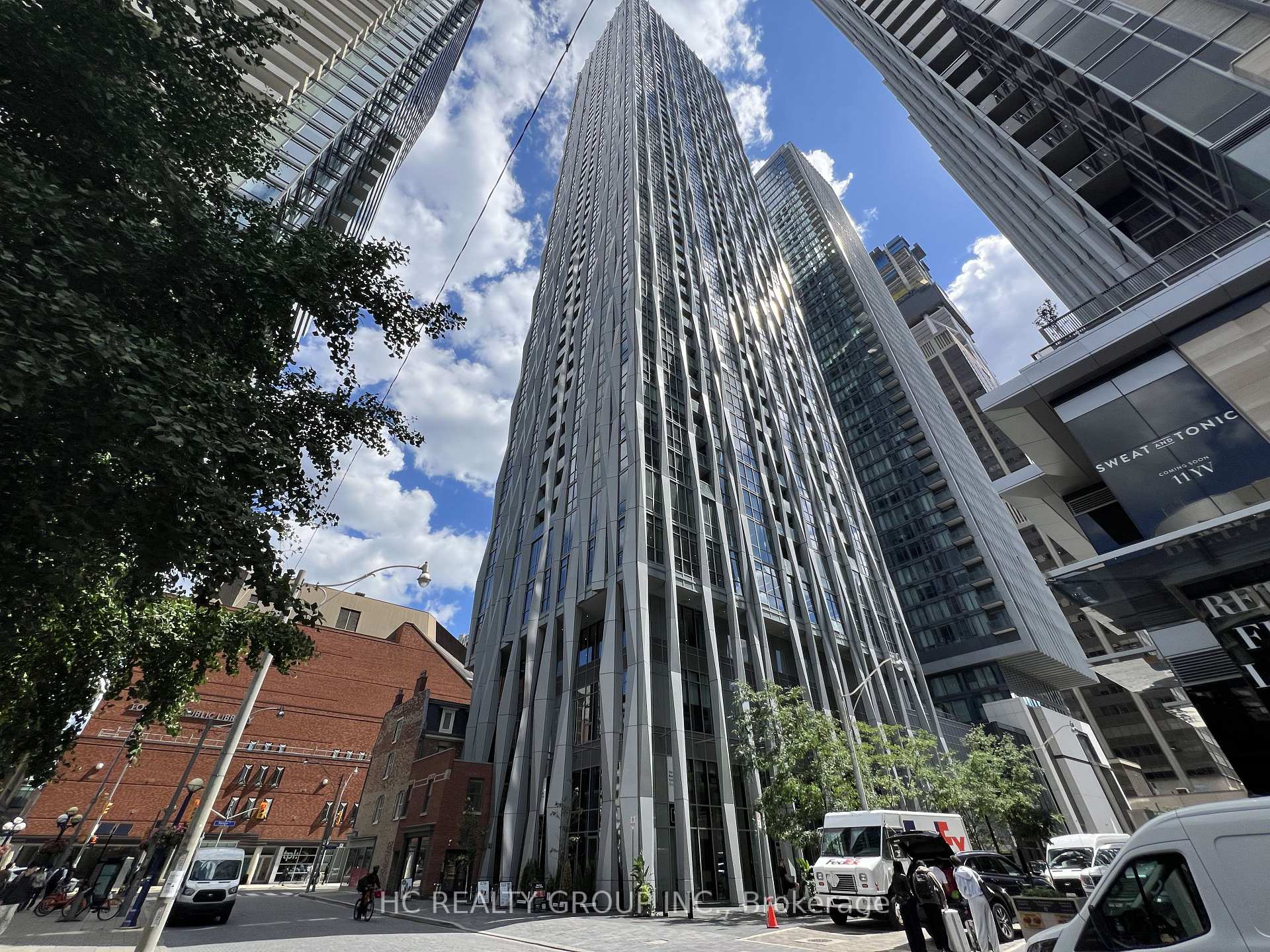 1 Yorkville Ave 4512 Avenue
