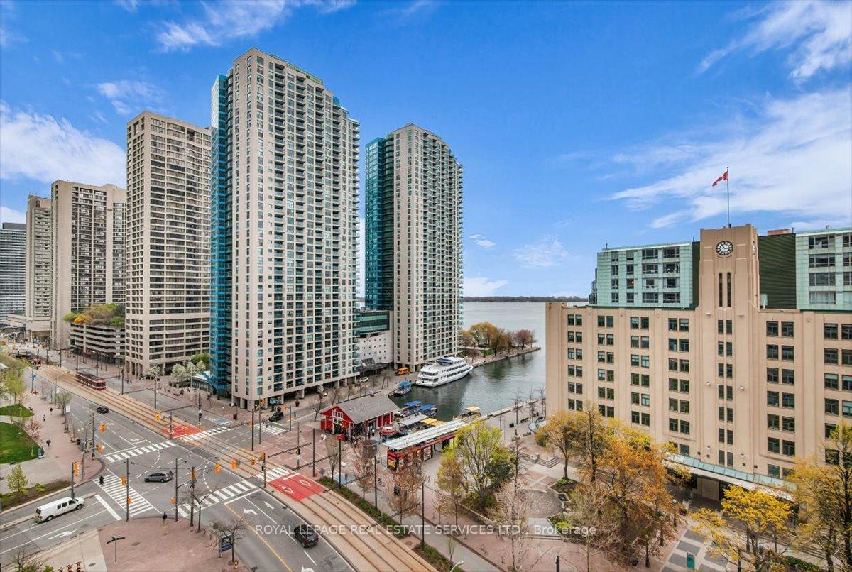 208 Queens Quay W