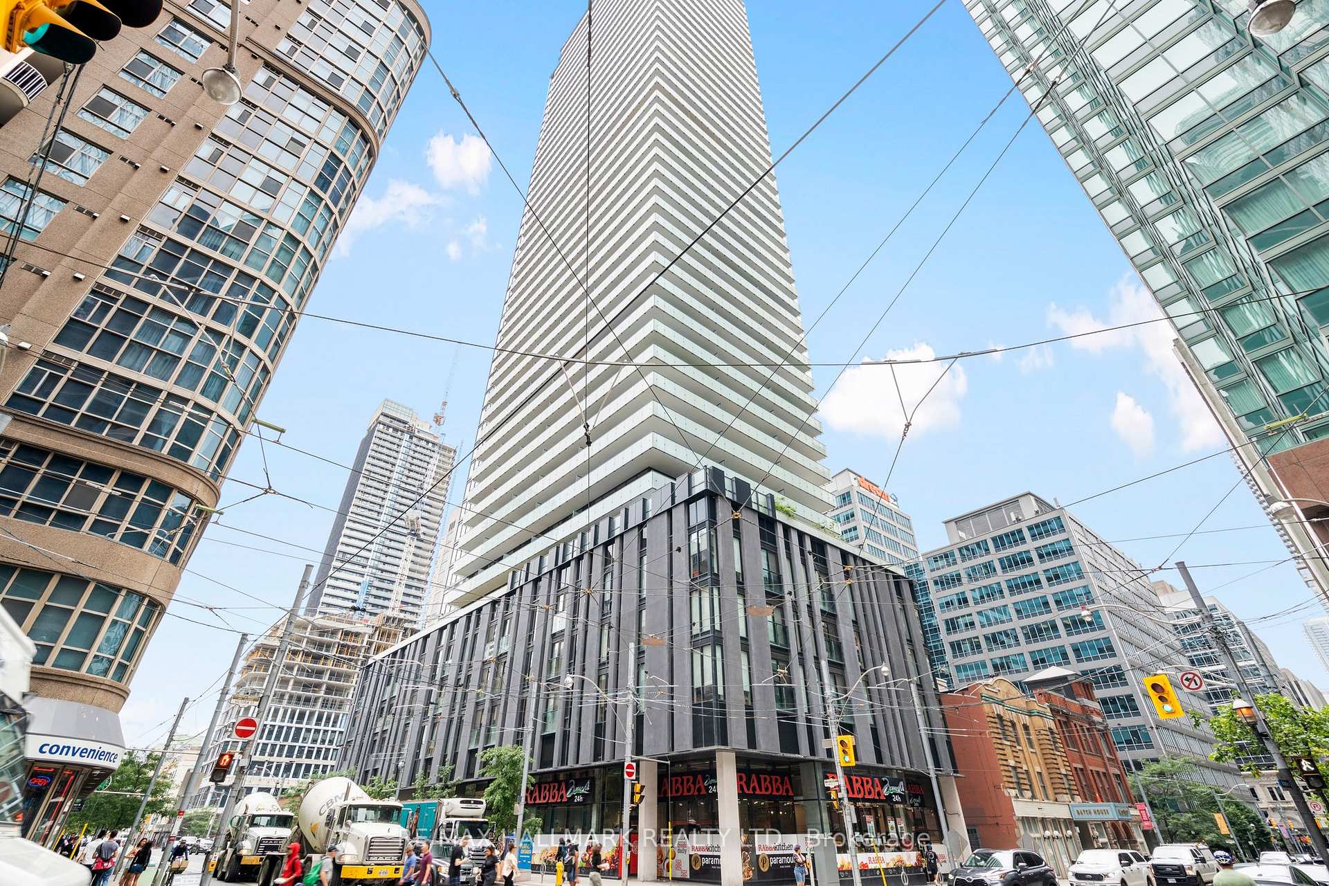 25 Richmond Street E