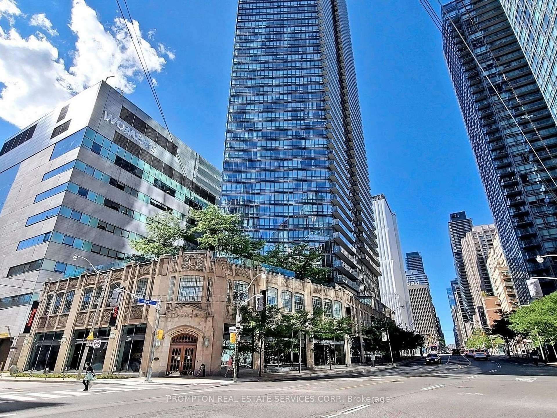 832 Bay Street