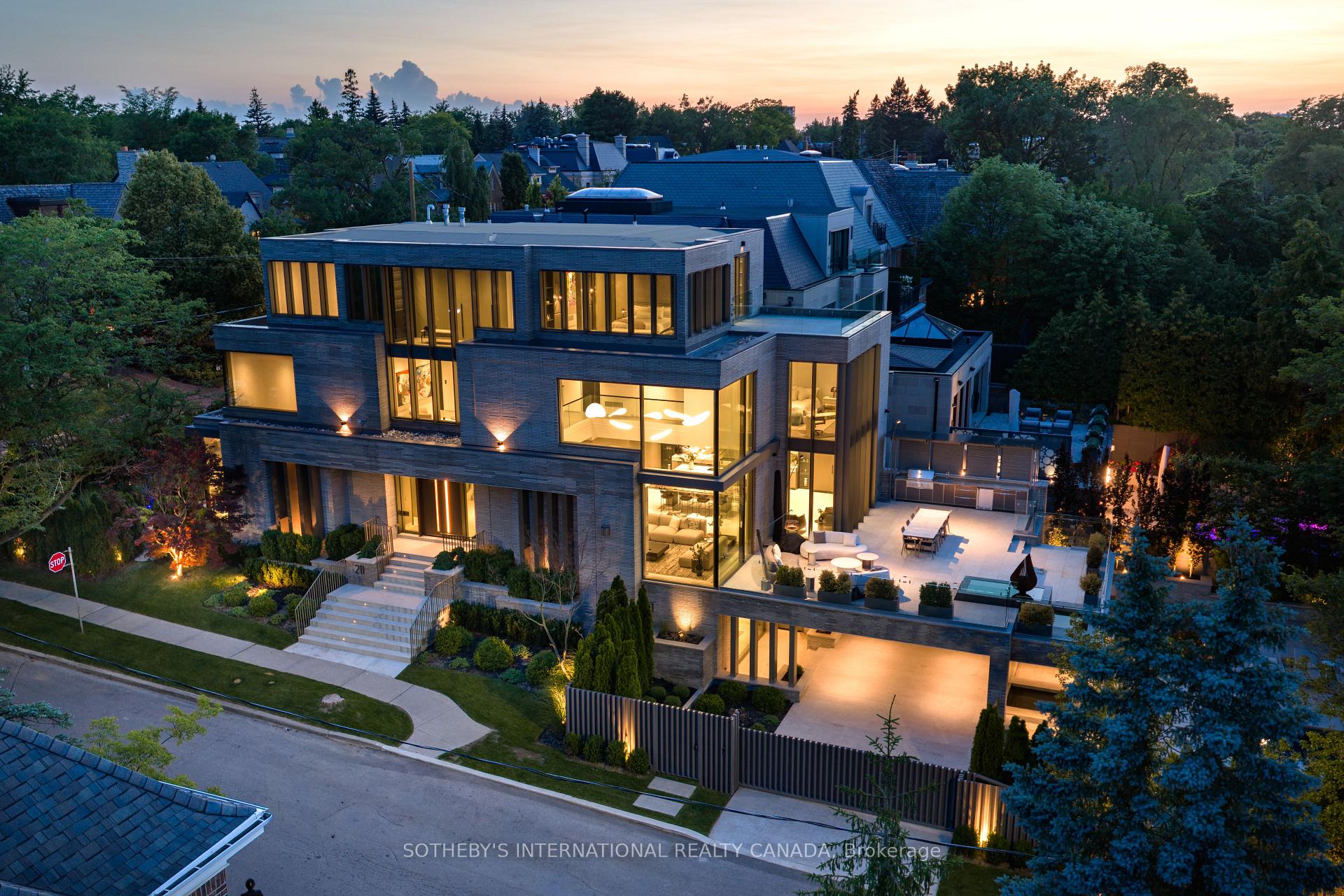211 Dunvegan Road