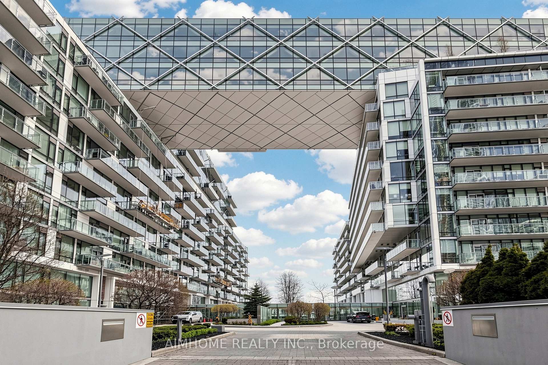 39 Queens Quay