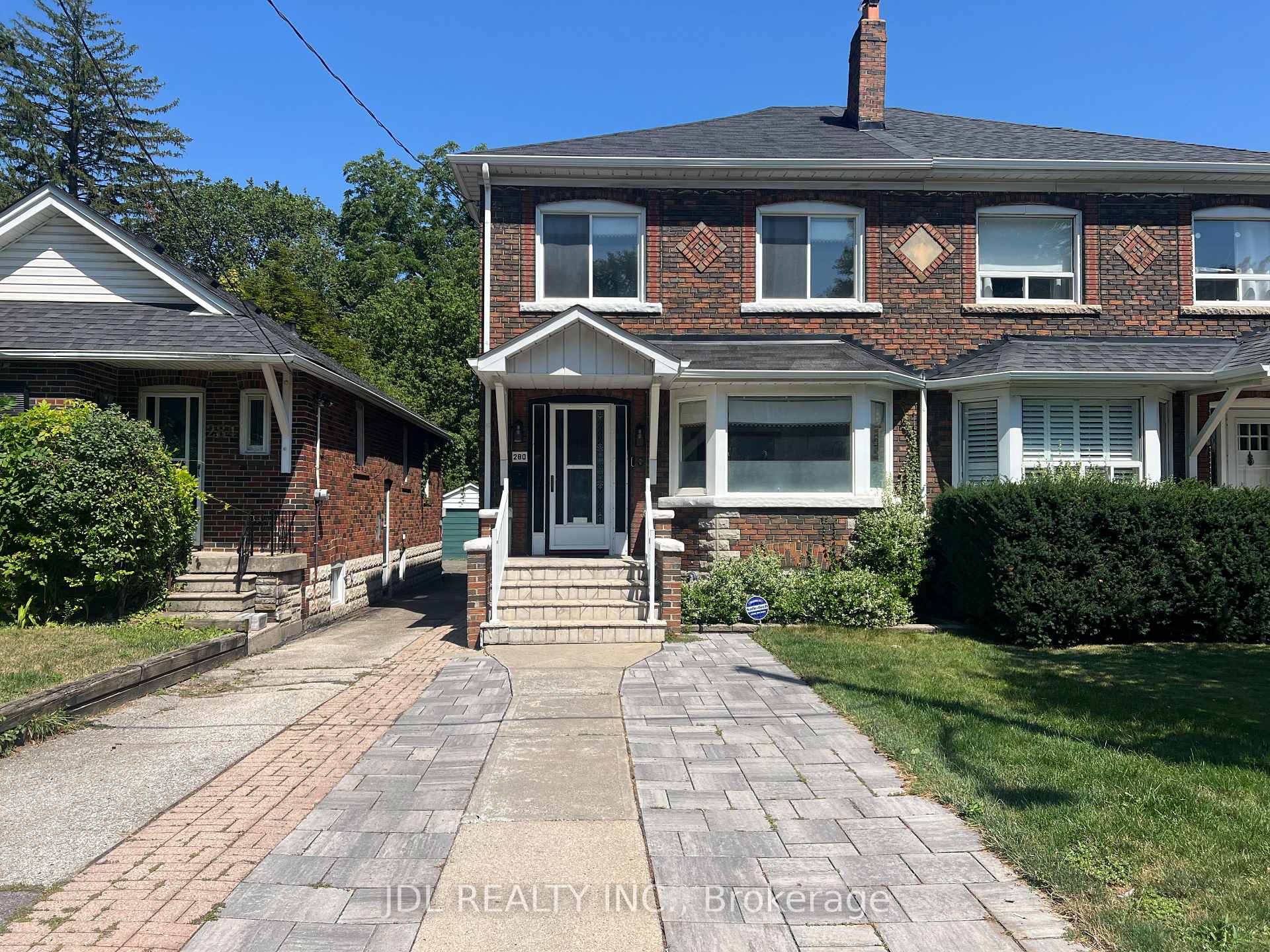 280 Fairlawn Avenue