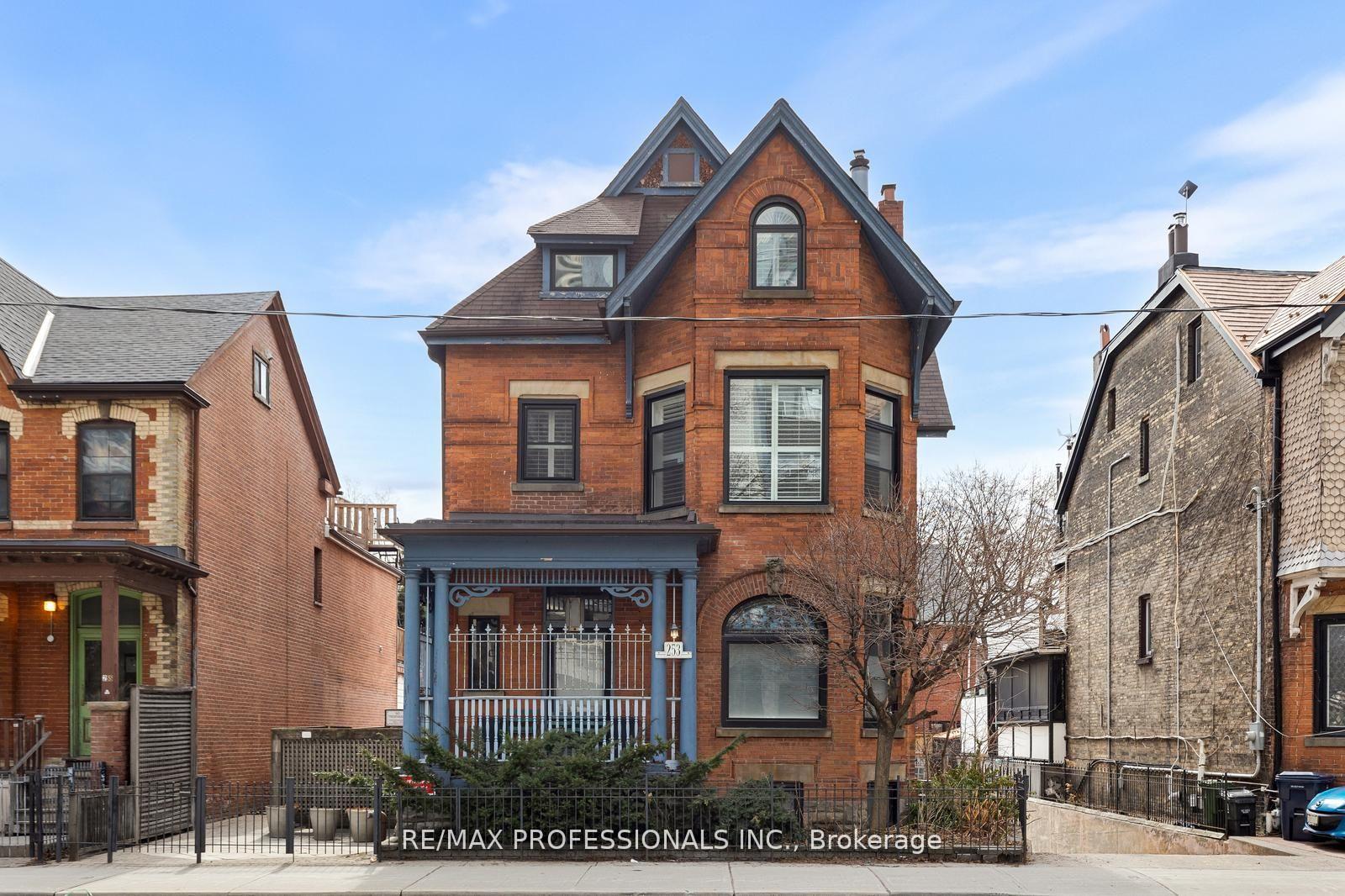 253 Wellesley Street E