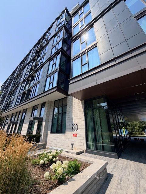 250 Lawrence Avenue W