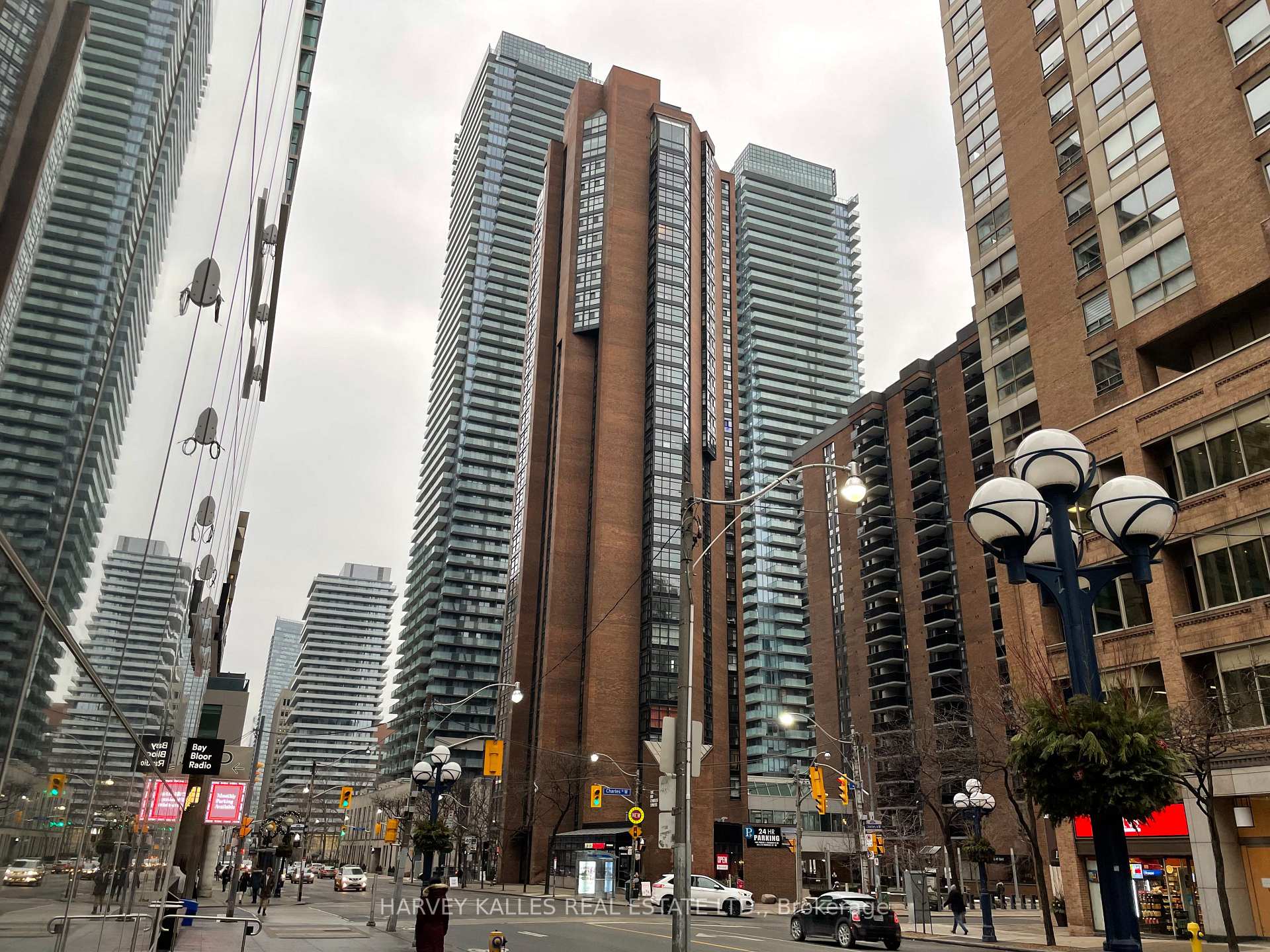 55 W Charles Street W