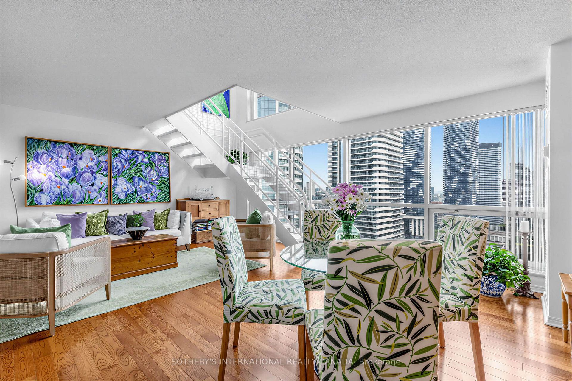 10 Yonge Street