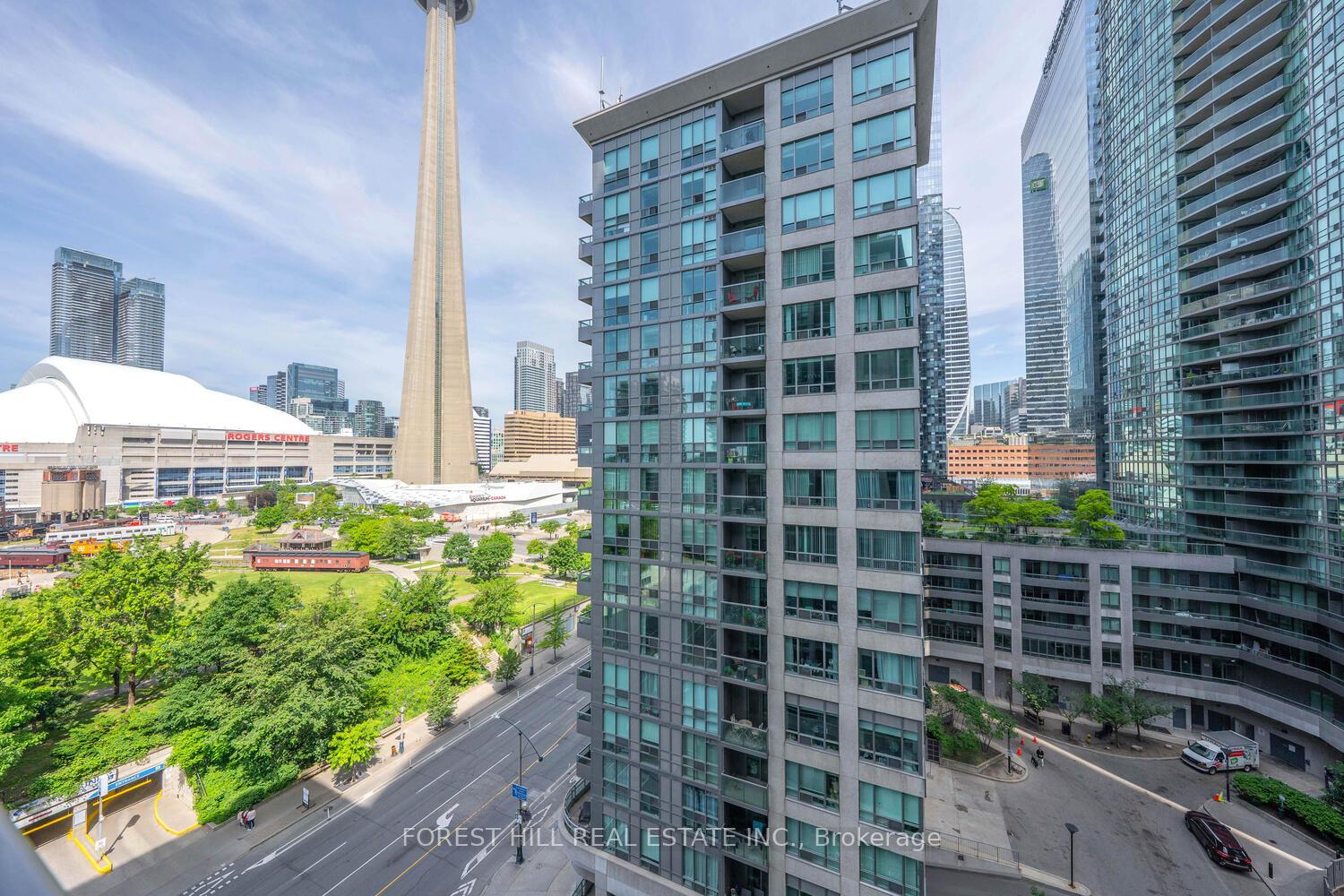 25 Lower Simcoe Street