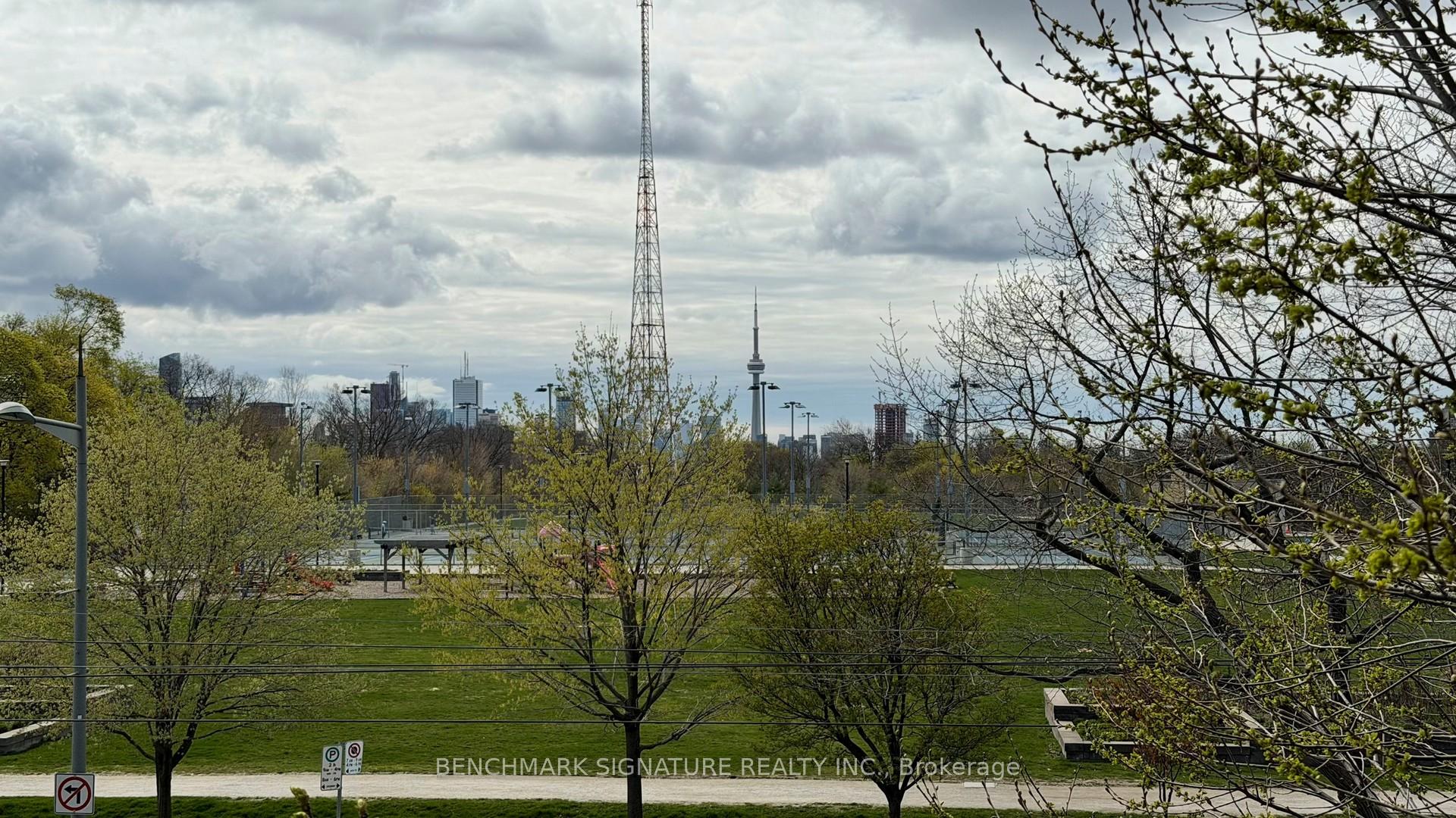 6 Parkwood Avenue