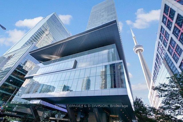 183 Wellington Street W