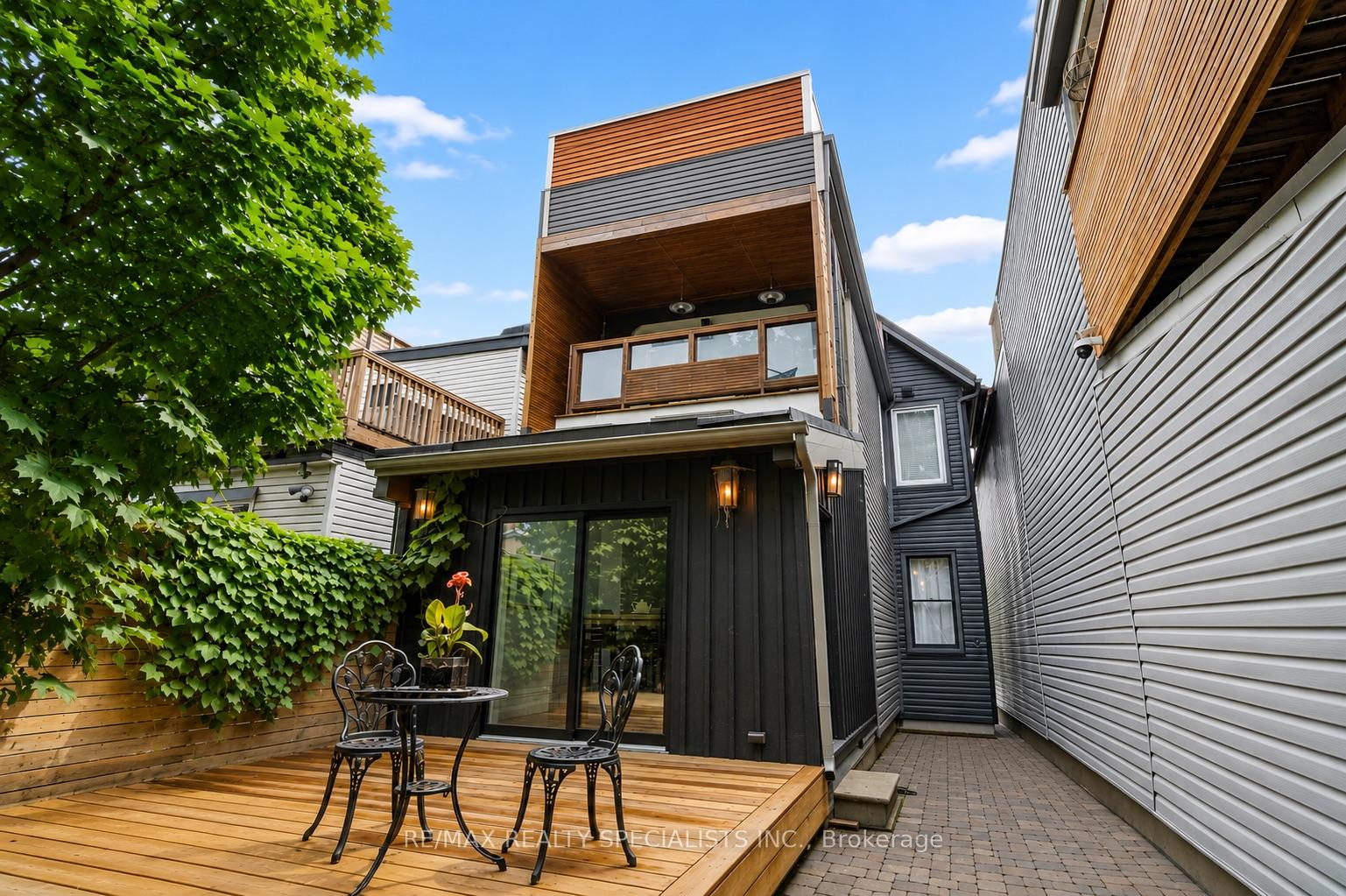418 Ossington Avenue