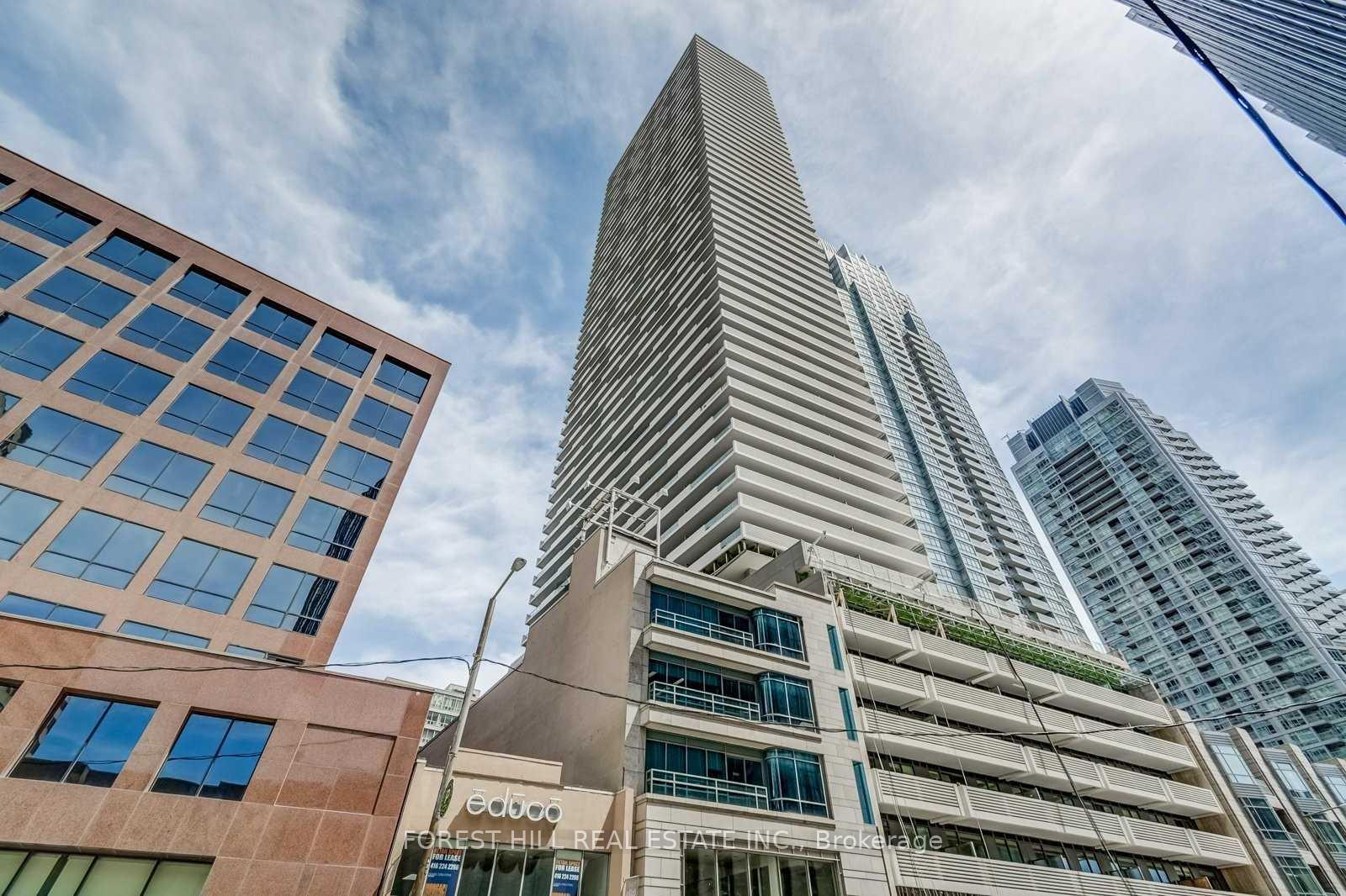 2221 Yonge Street