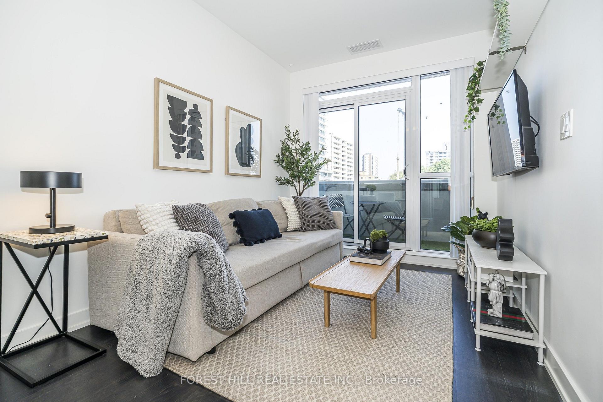501 St Clair Avenue W