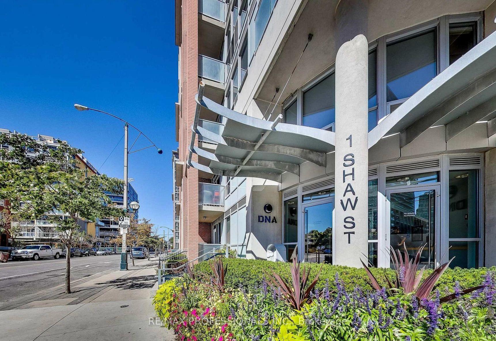 1 Shaw Street W