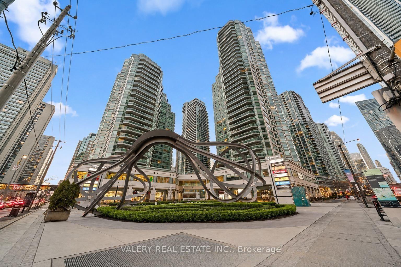 10 Yonge Street