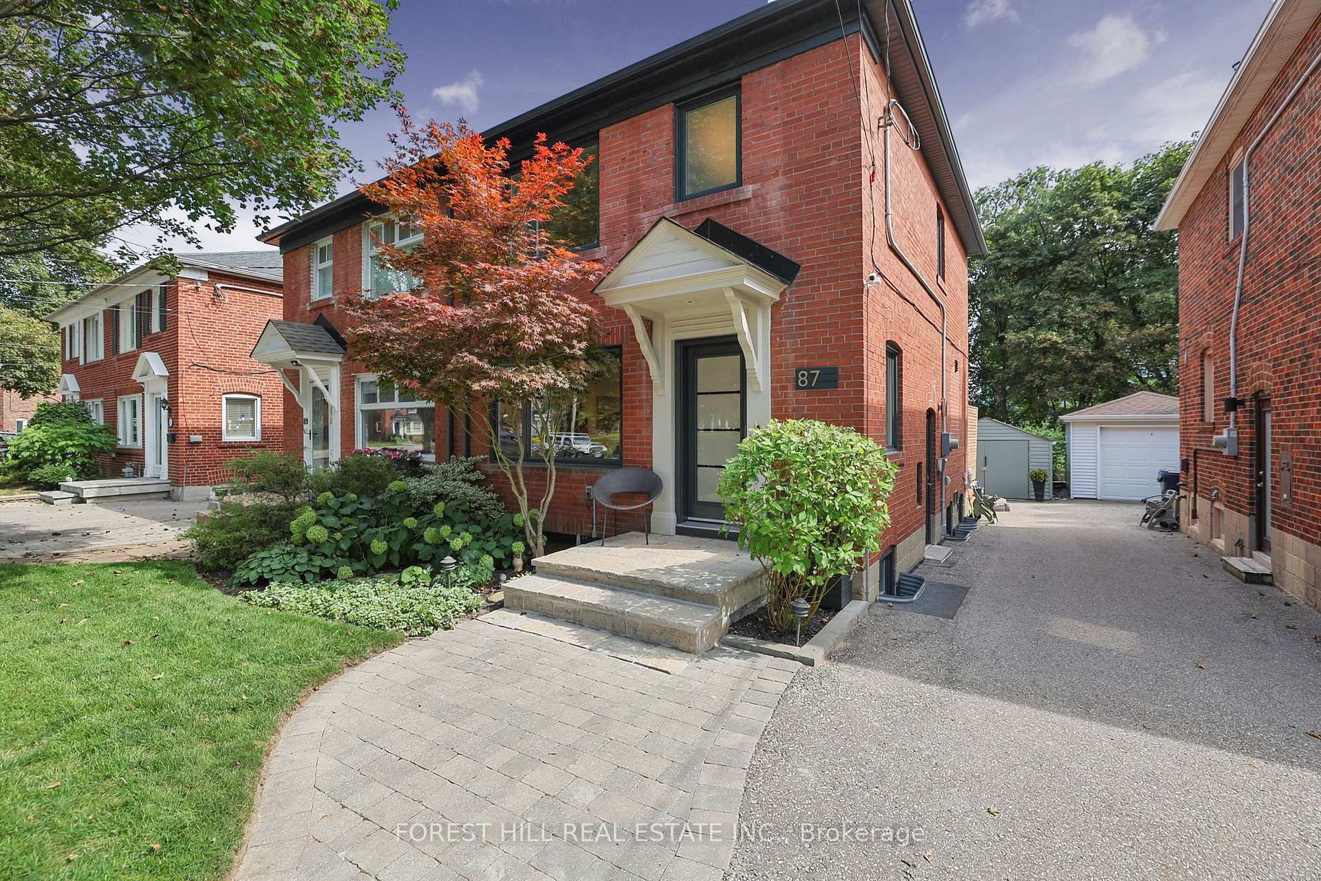 87 Thursfield Crescent