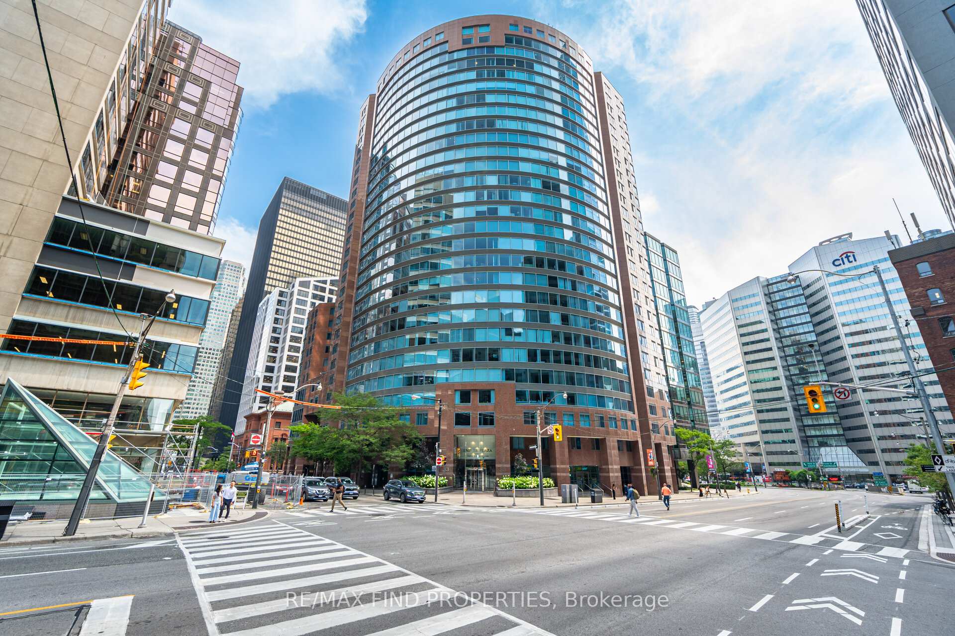 33 University Avenue