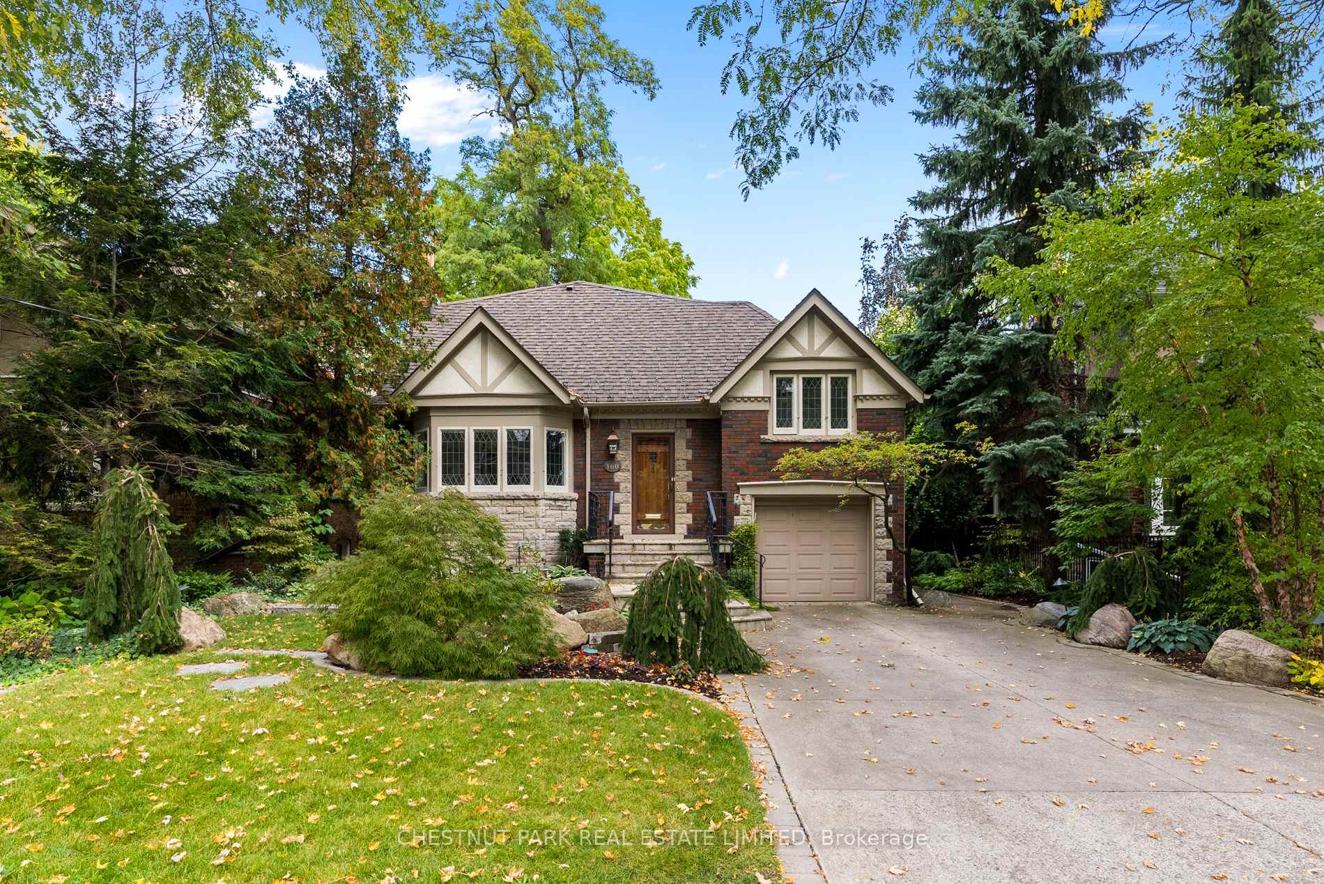 160 Cortleigh Boulevard