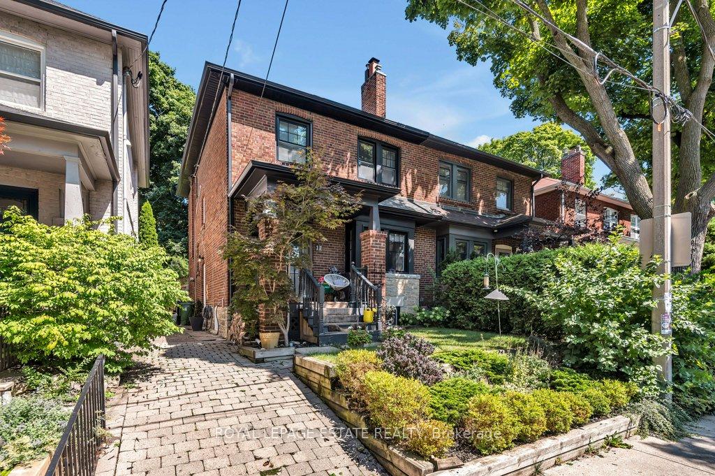 17 Birdsall Avenue