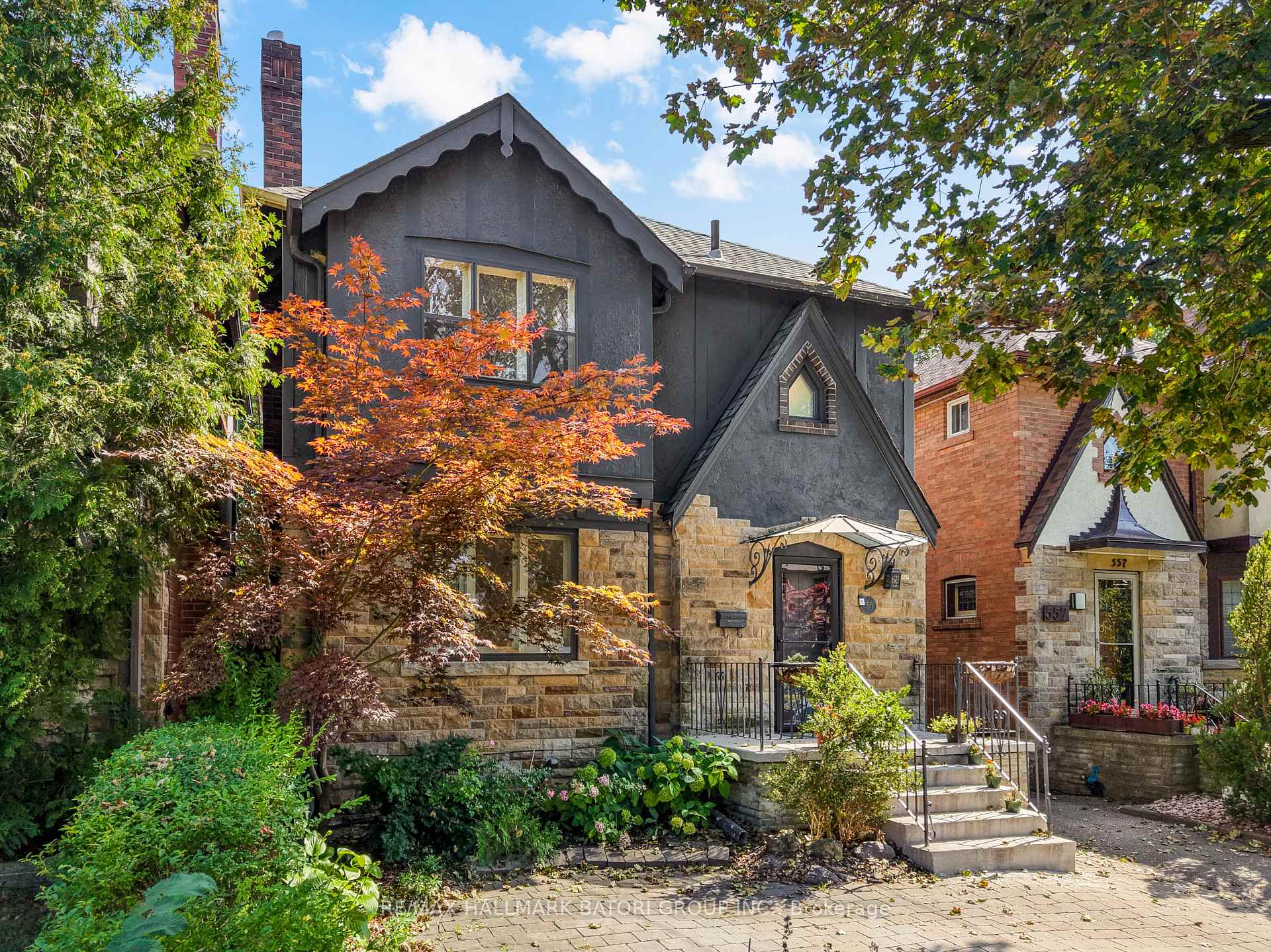555 Castlefield Avenue