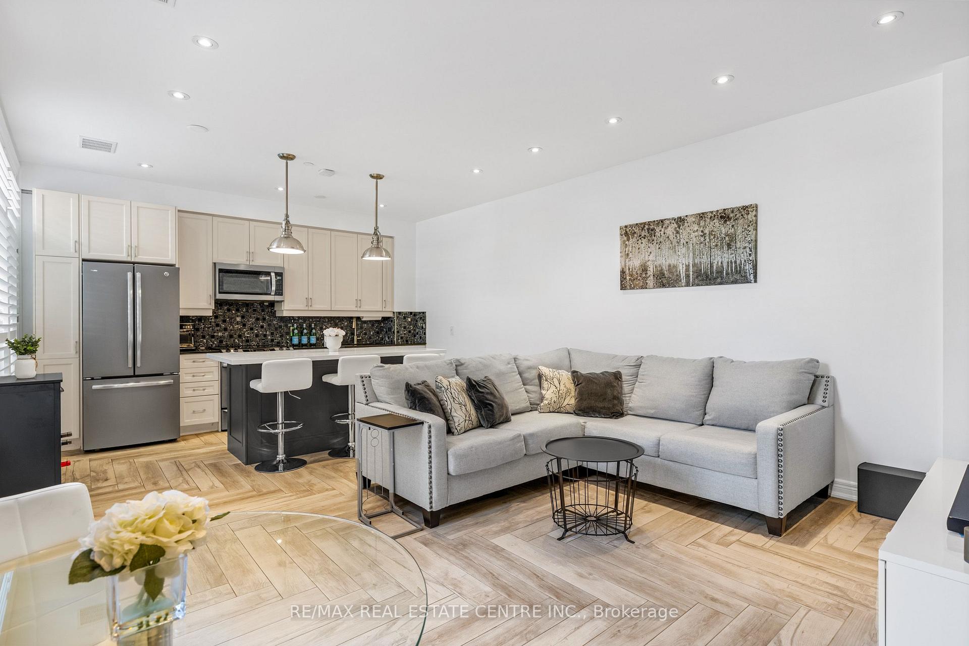 701 Sheppard Avenue W